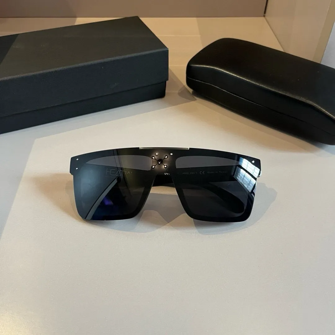 GG Glasses view 6