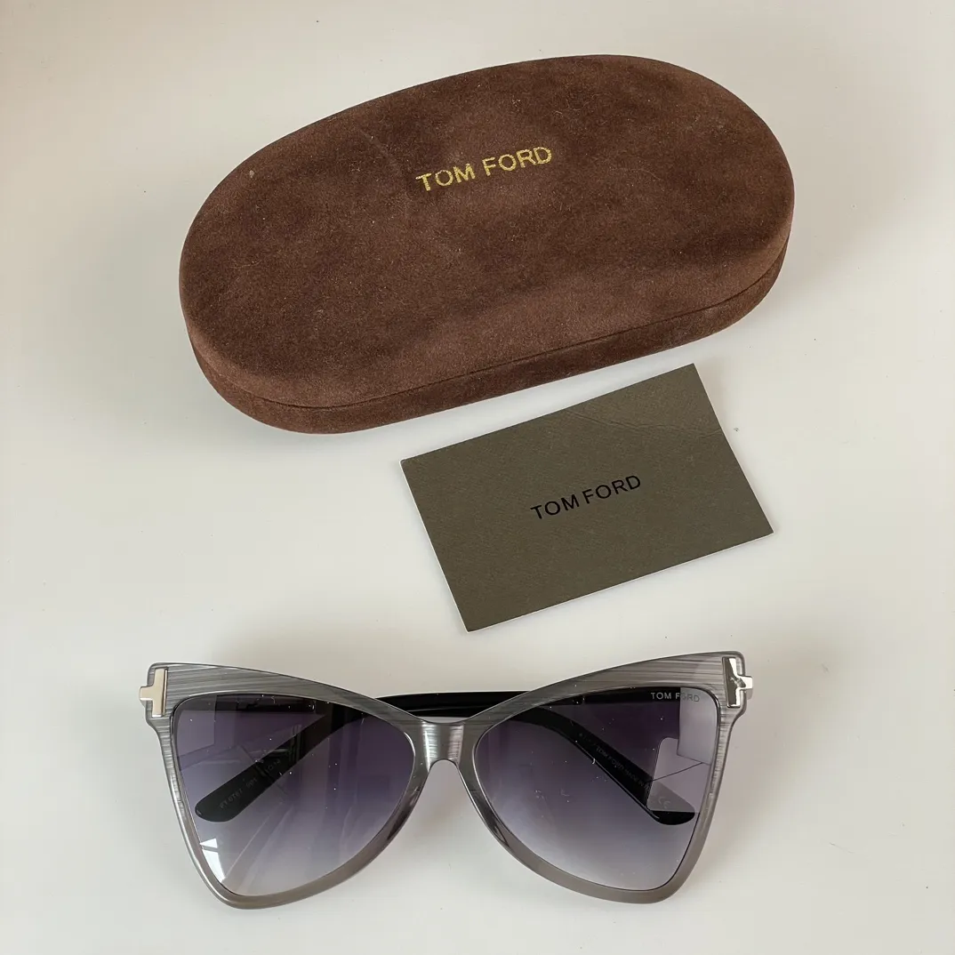 GG Sunglasses view 3