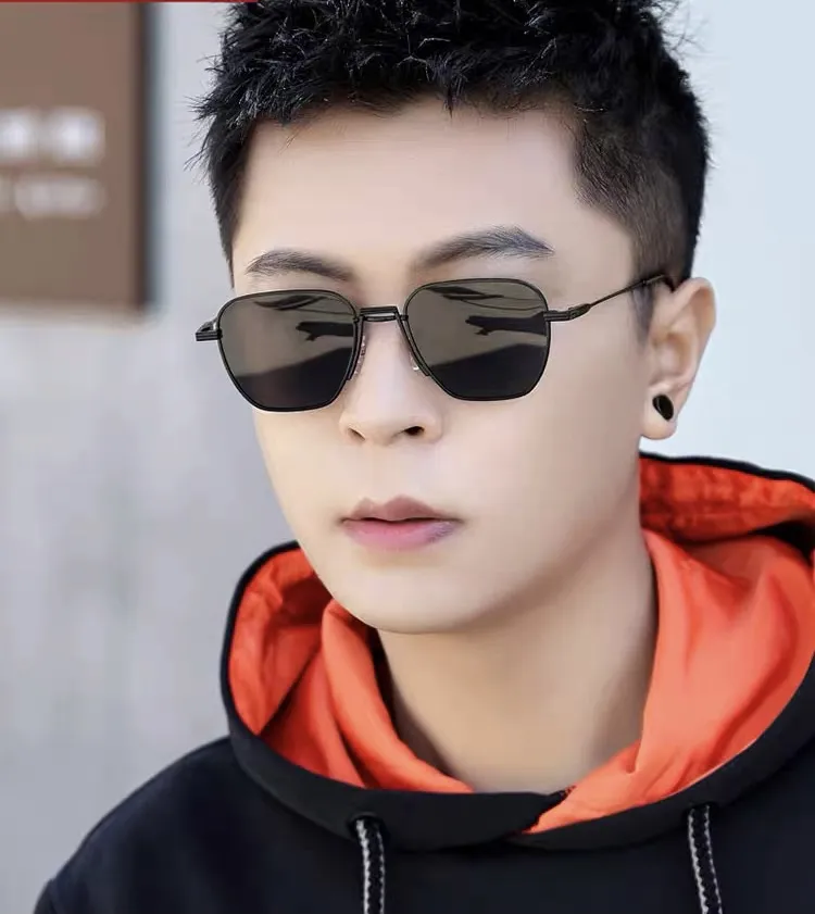 Gucci Ace Sunglasses [0zmGsA] view 2