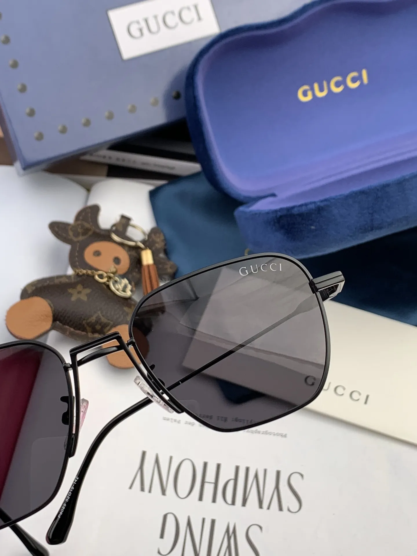 Gucci Ace Sunglasses [0zmGsA] view 7