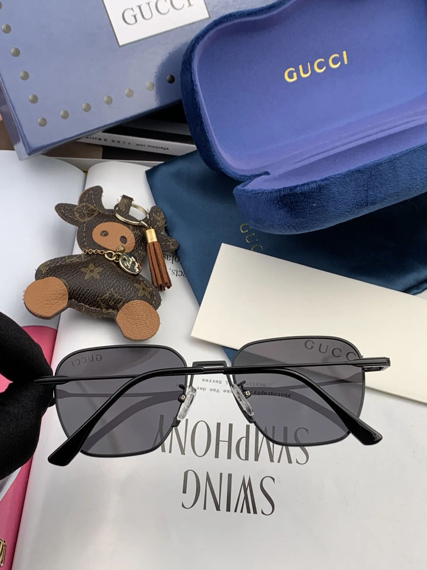 Gucci Ace Sunglasses [0zmGsA] view 8