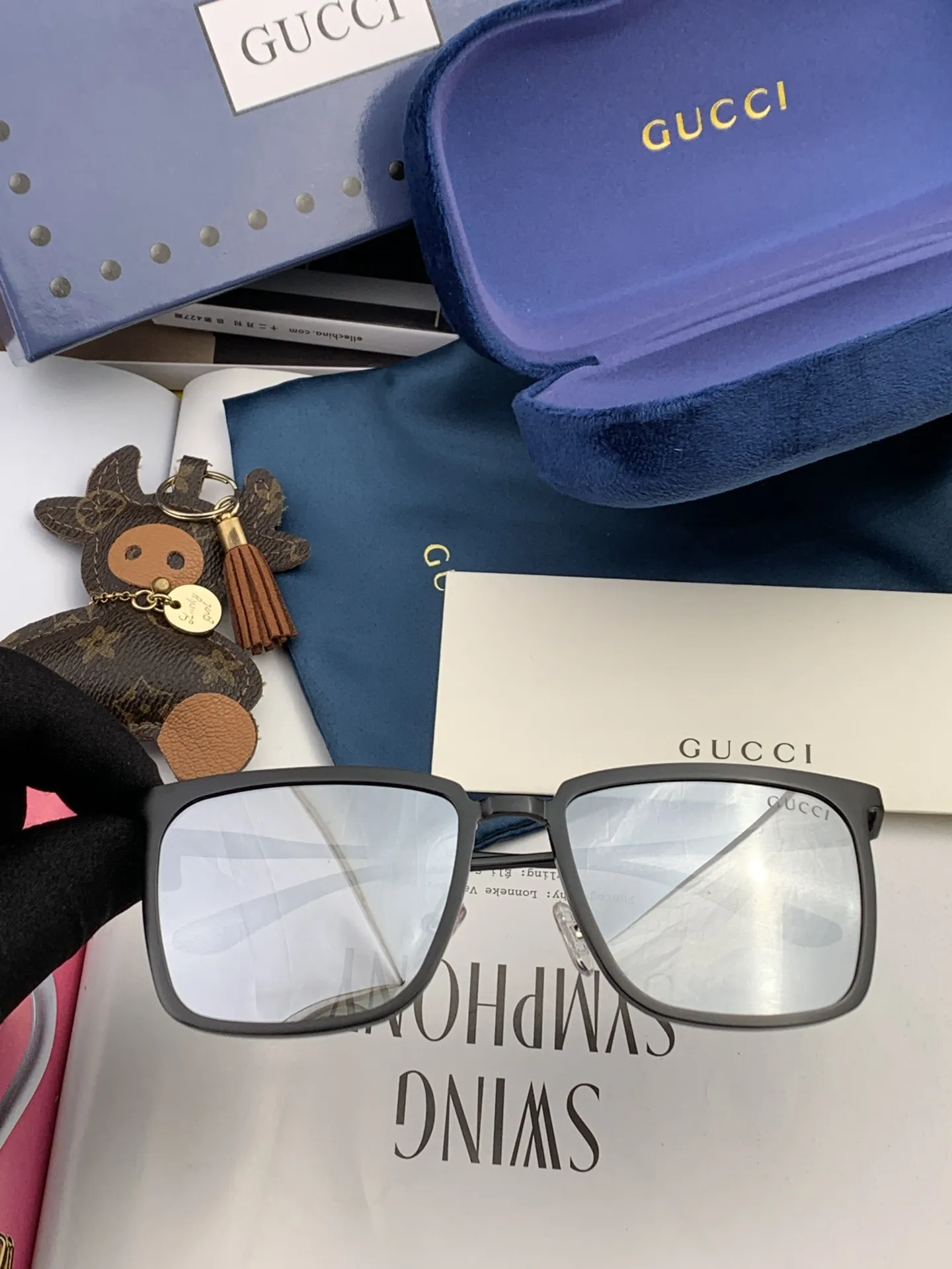 Gucci Ace Sunglasses [69fbGA] view 3