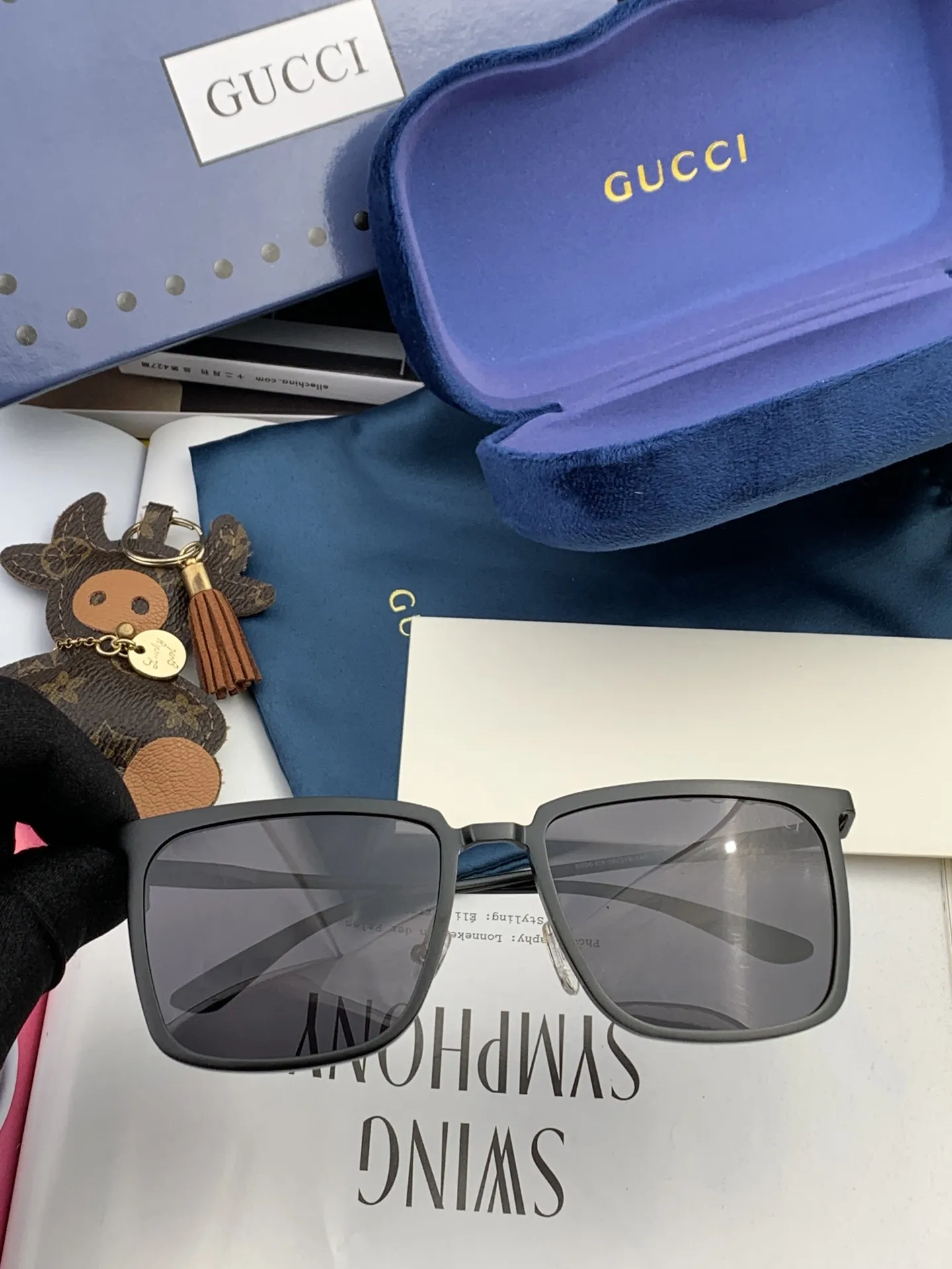 Gucci Ace Sunglasses [69fbGA] view 4