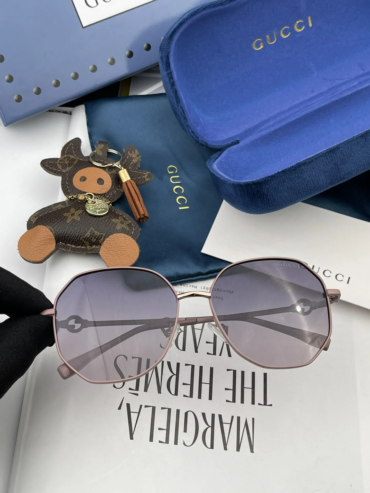 Gucci Ava Sunglasses [35hXIw] view 3