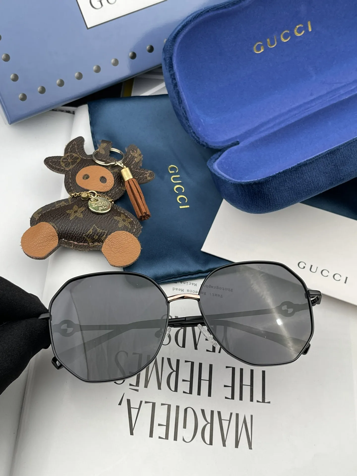Gucci Ava Sunglasses [35hXIw] view 4