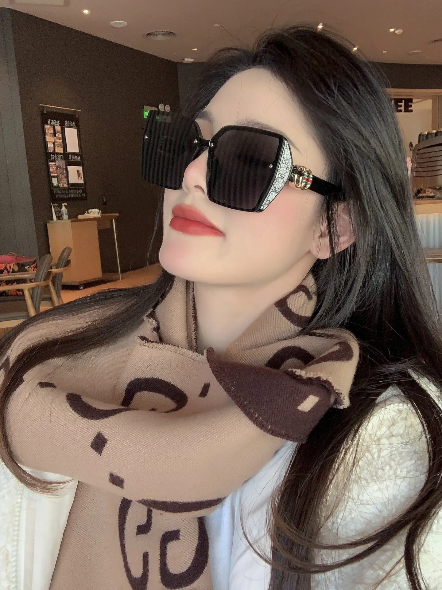 Gucci Ava Sunglasses [XVEFjw] view 2