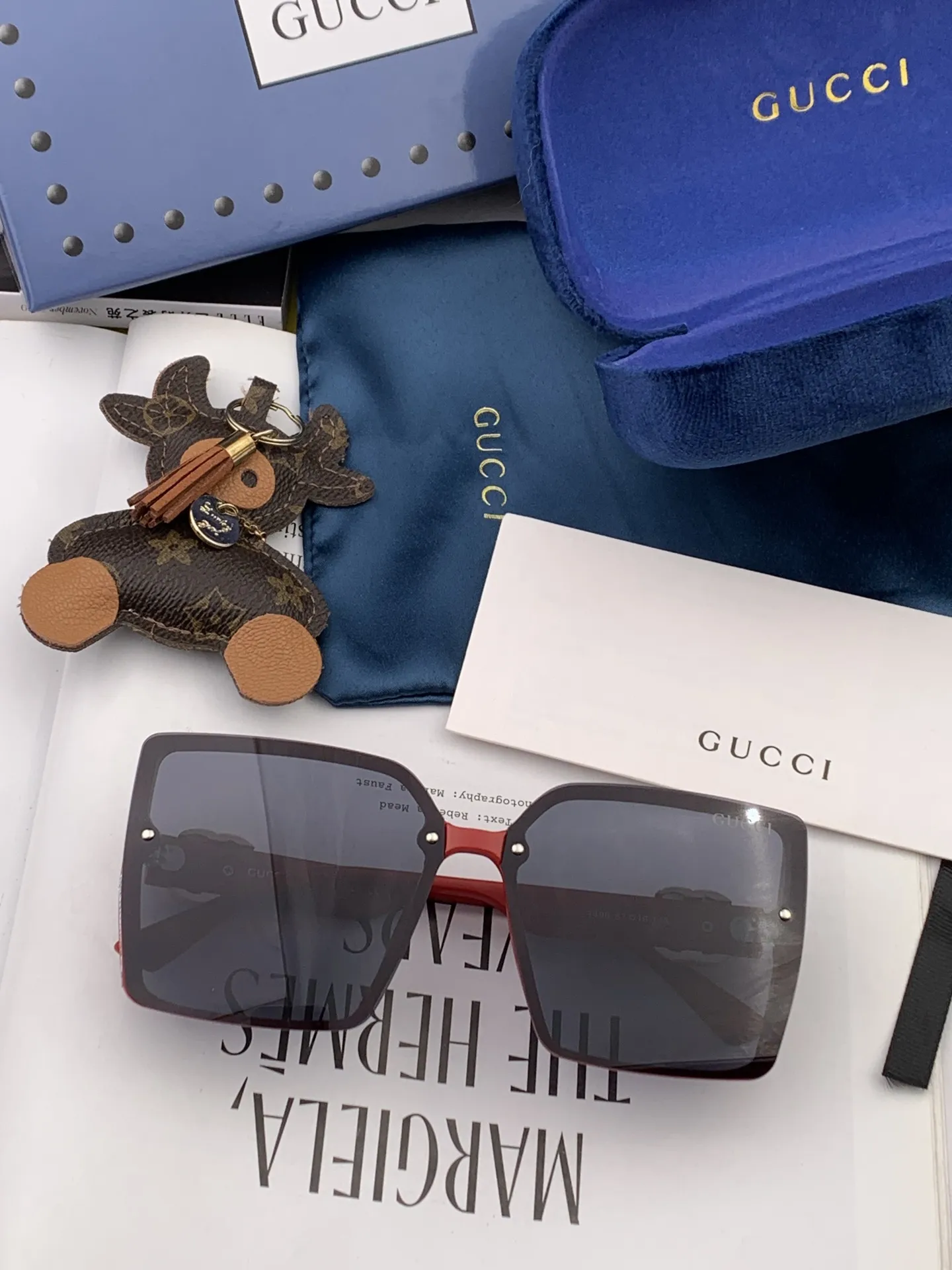 Gucci Ava Sunglasses [XVEFjw] view 5