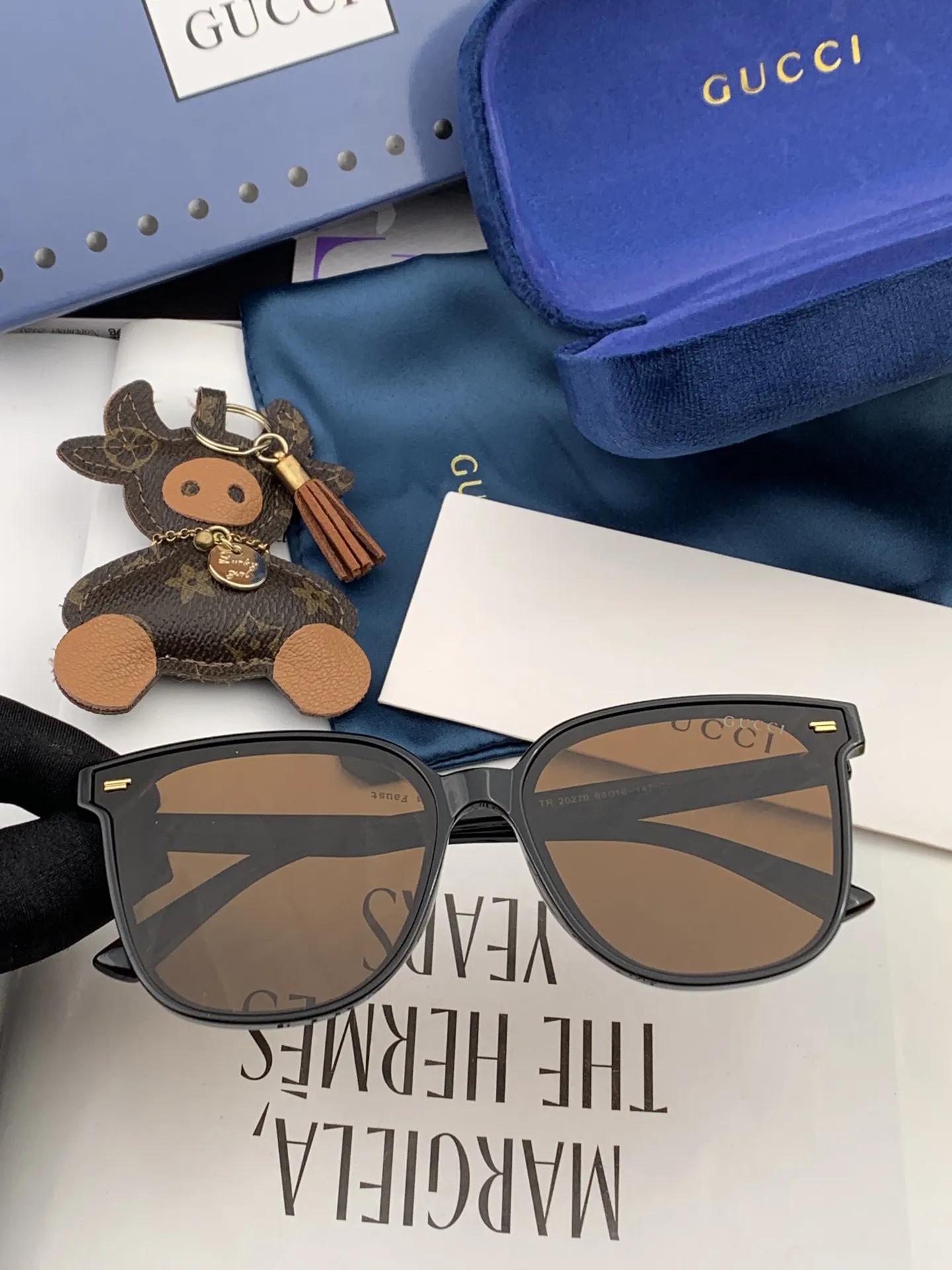 Gucci Ava Sunglasses [gBADjg] view 3