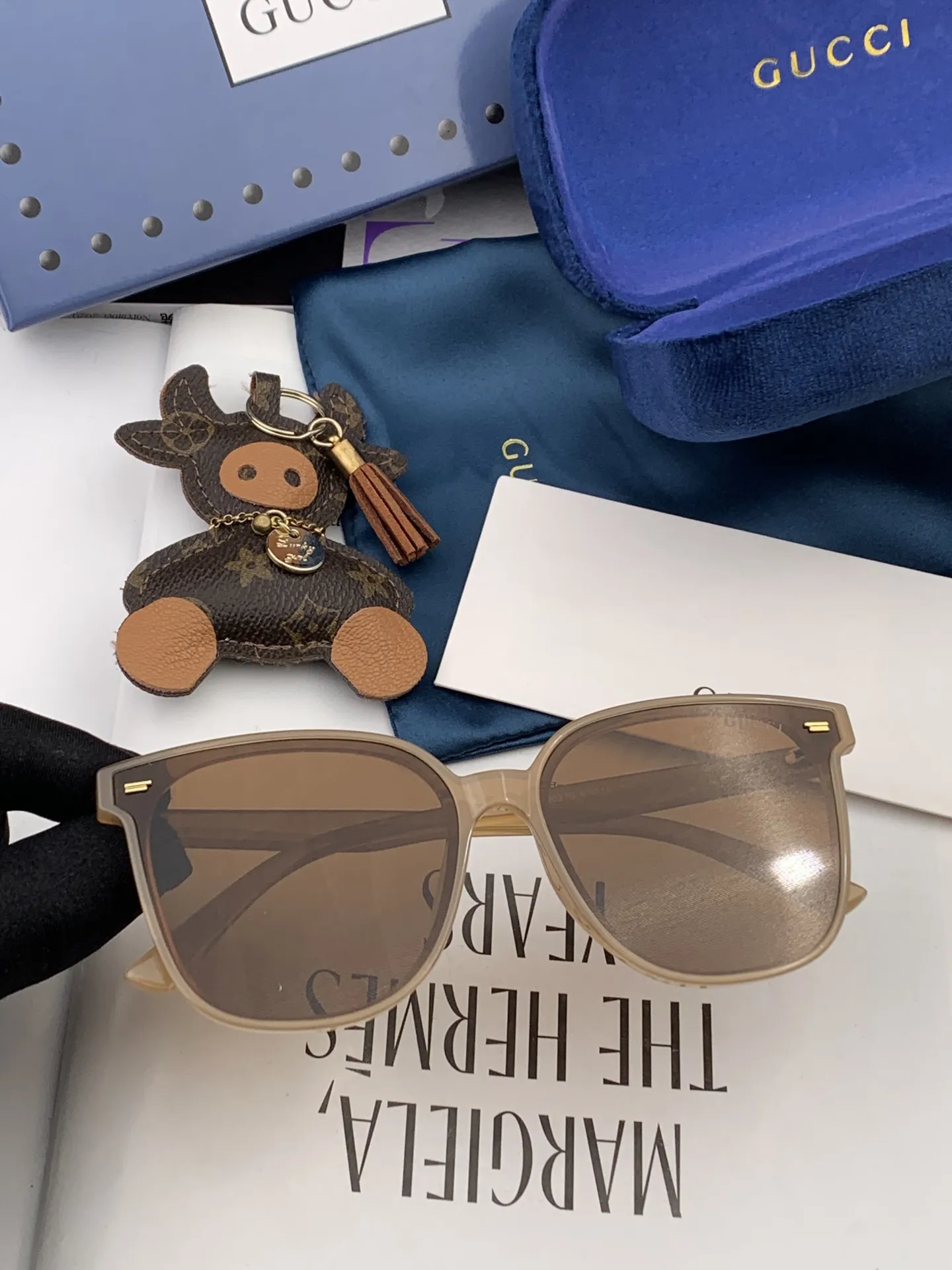Gucci Ava Sunglasses [gBADjg] view 4