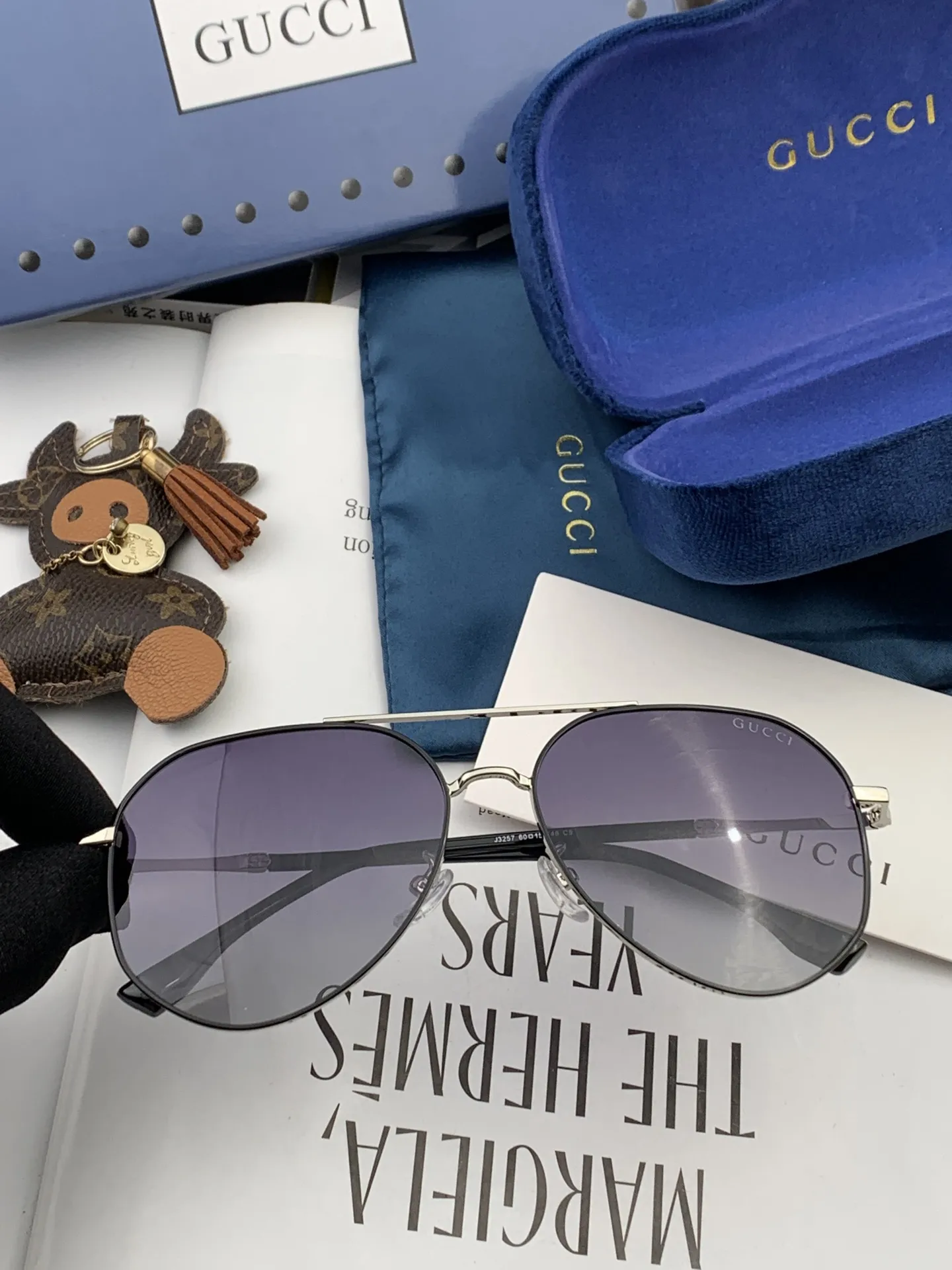 Gucci FF Sunglasses [leCaNw] view 3