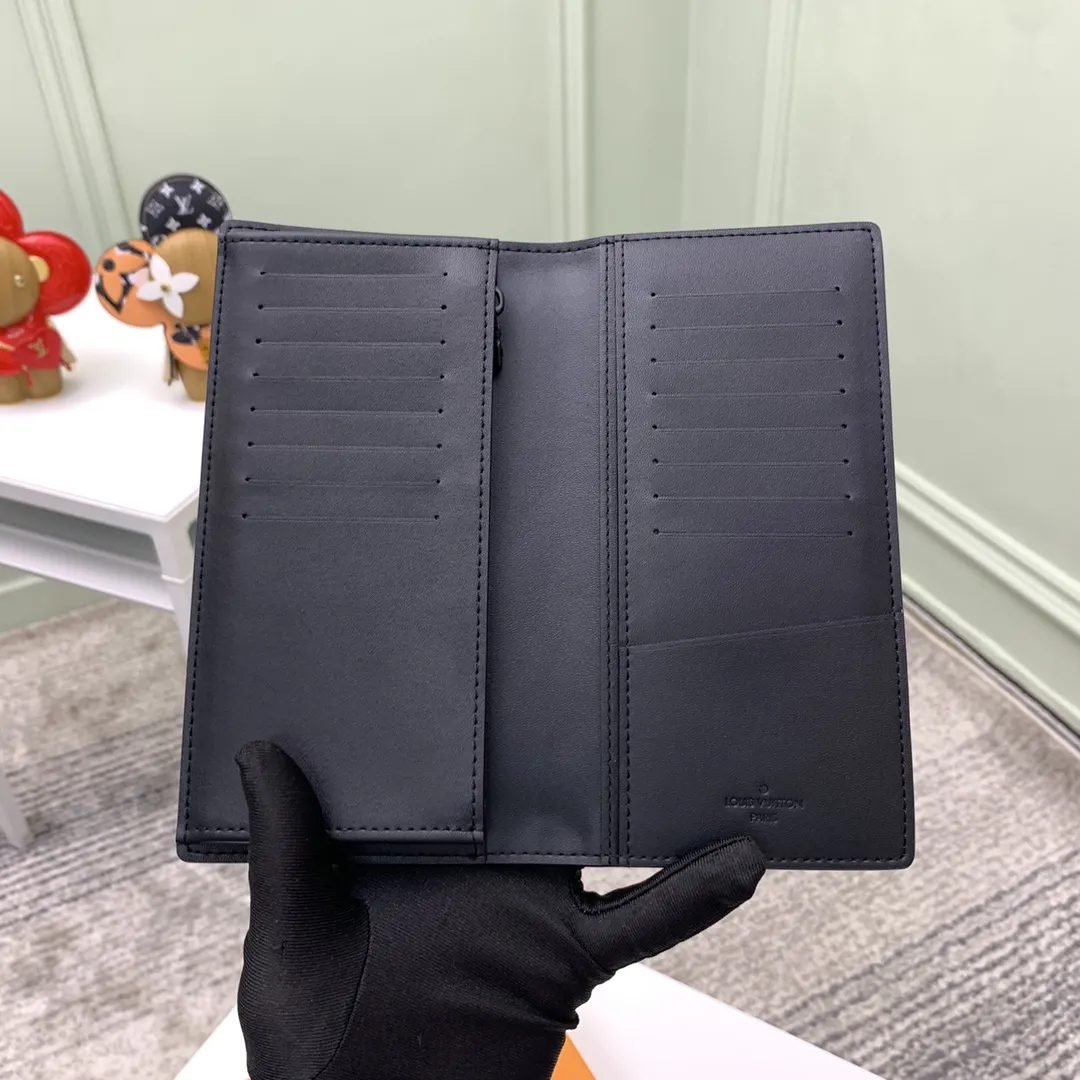 Louis Vuitton Brazza Black 19cm view 4