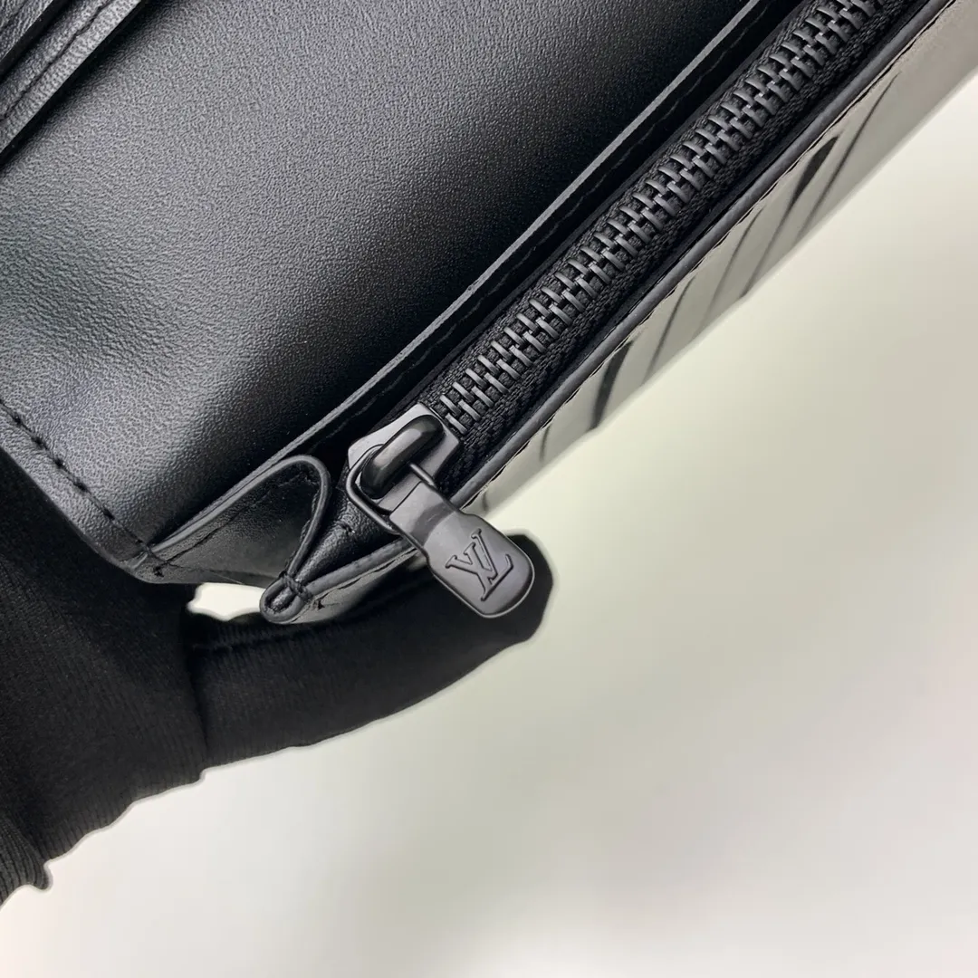 Louis Vuitton Brazza Black 19cm view 7