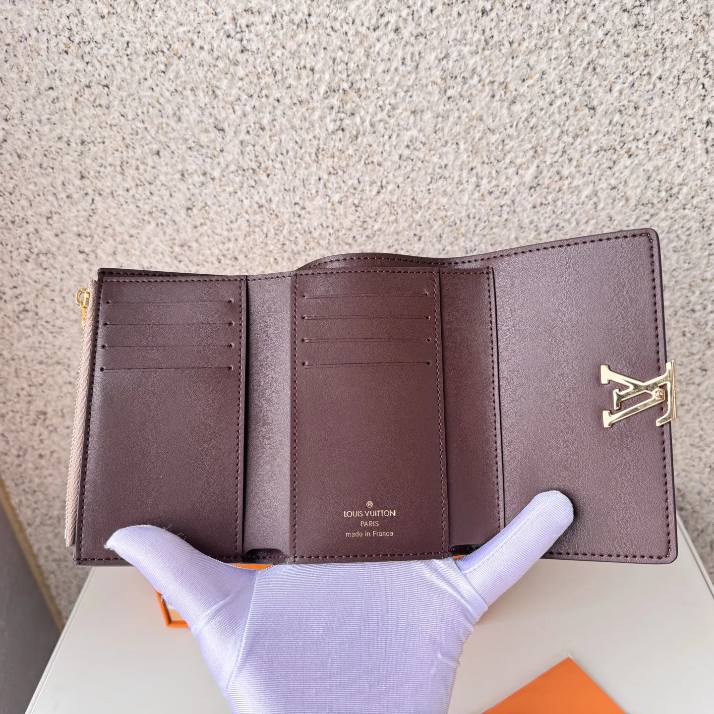 Louis Vuitton Capucines Apricot 13.5cm view 6