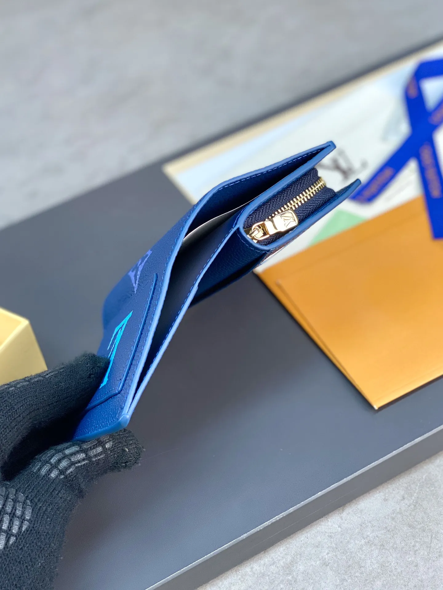 Louis Vuitton Clea Blue 11cm view 4