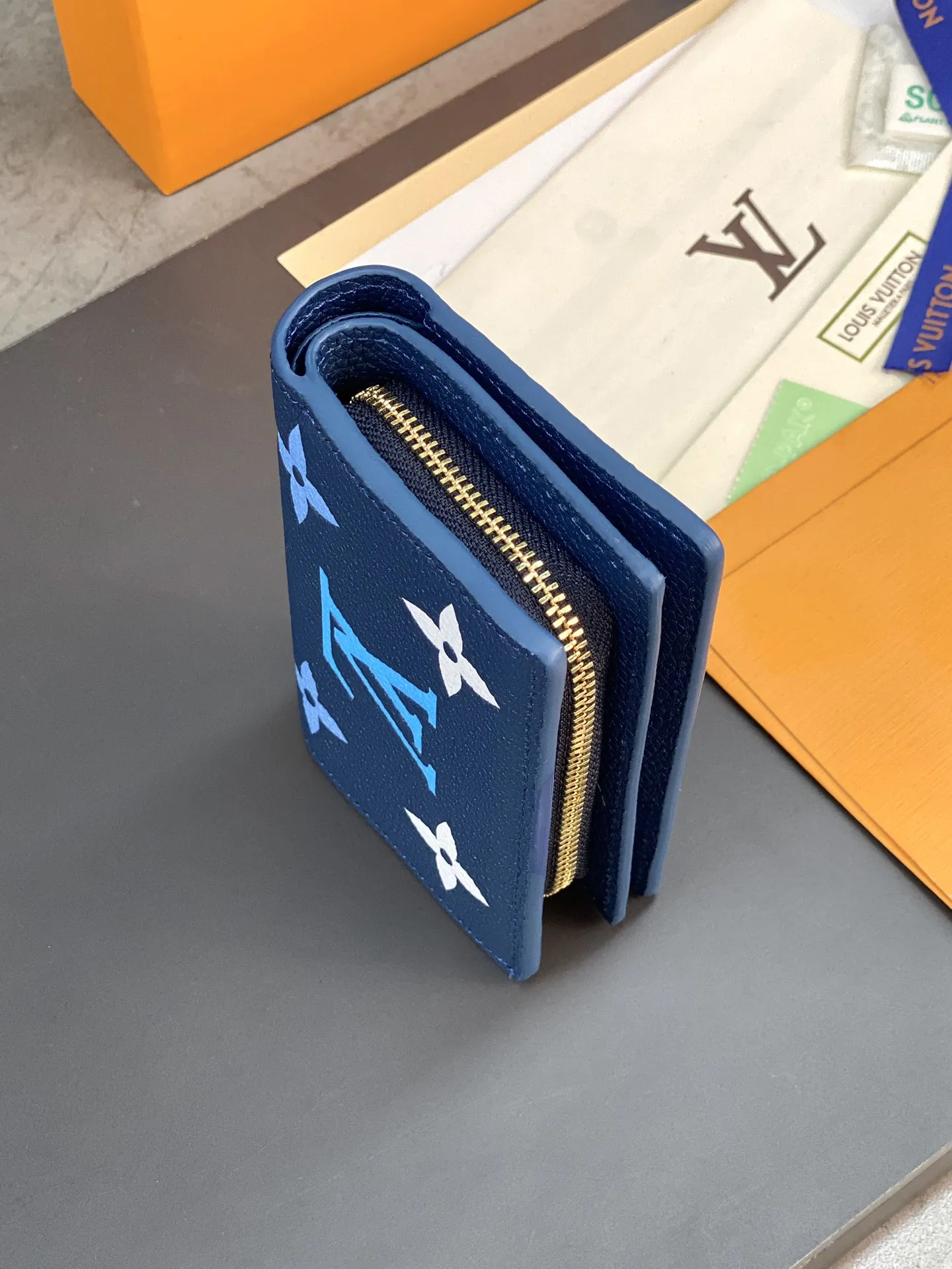 Louis Vuitton Clea Blue 11cm view 7