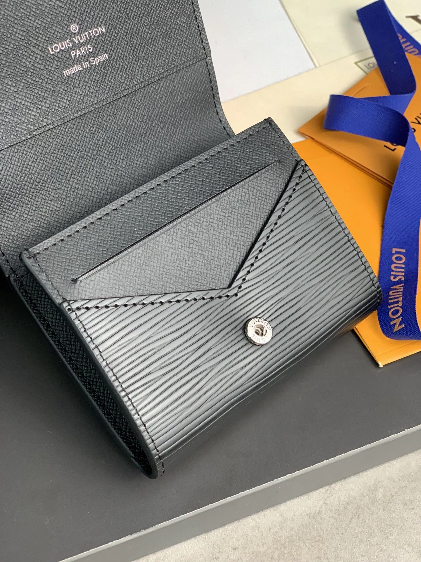 Louis Vuitton Enveloppe Black view 5
