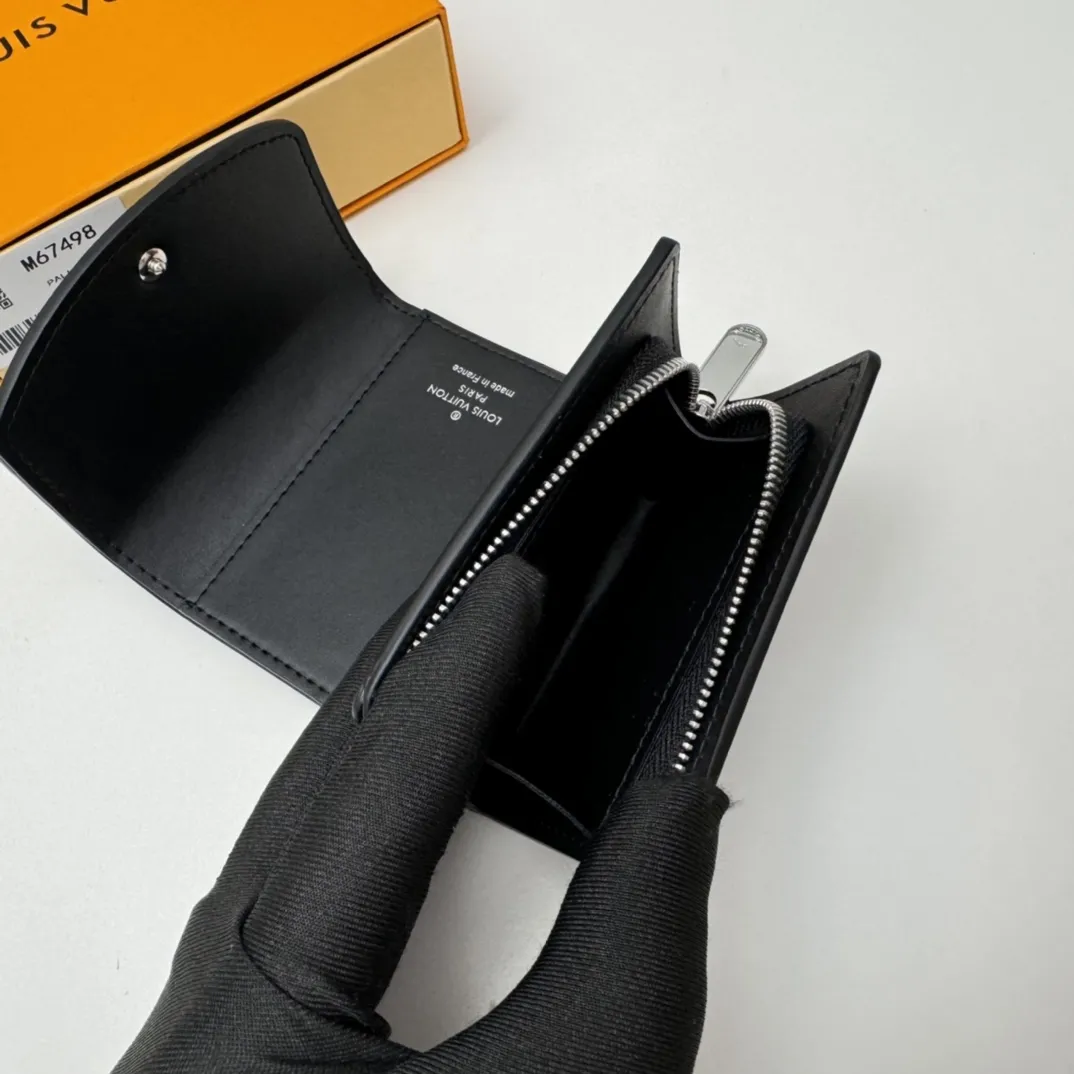Louis Vuitton Iris XS Black 9.8cm view 5