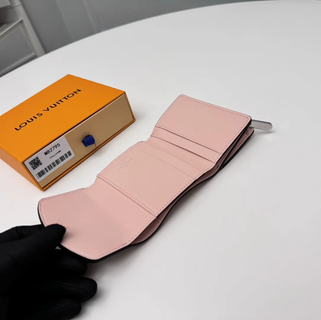 Louis Vuitton Iris XS Pink 9.8cm view 3