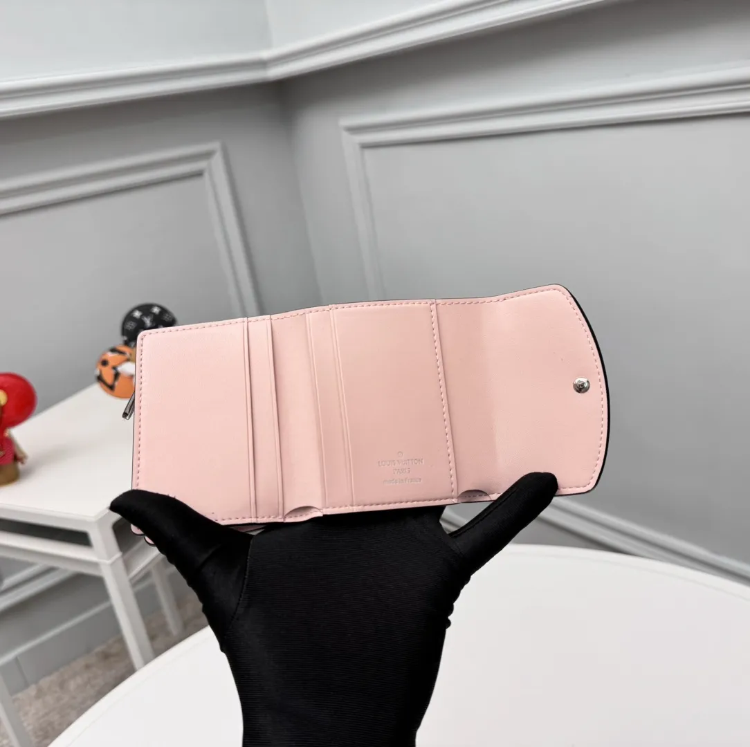 Louis Vuitton Iris XS Pink 9.8cm view 4