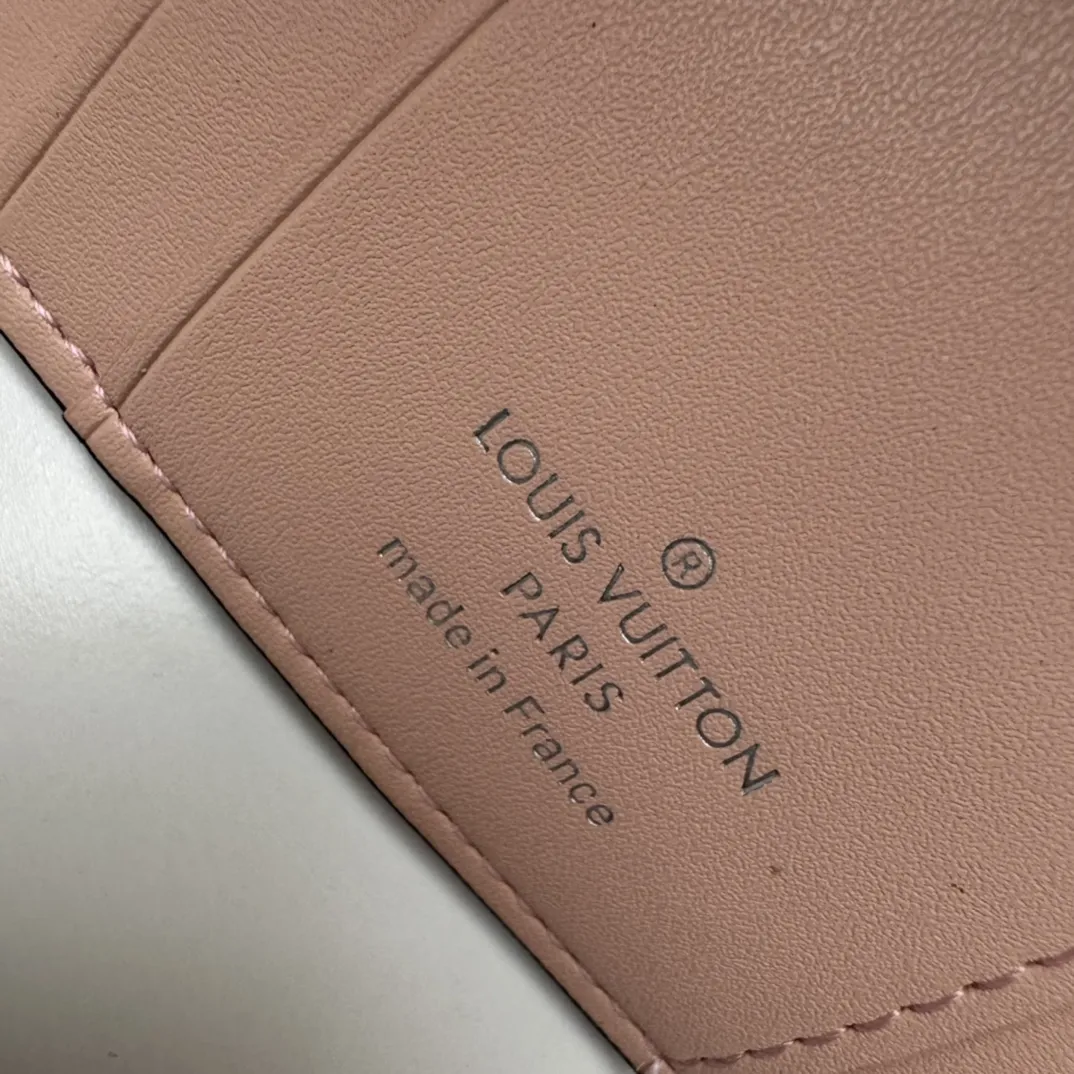 Louis Vuitton Iris XS Pink 9.8cm view 8