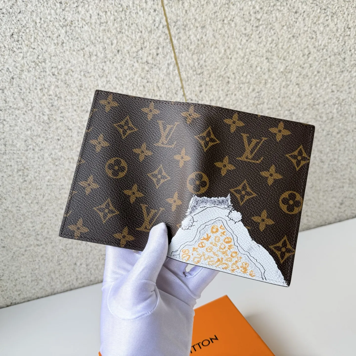 Louis Vuitton M25753 view 5