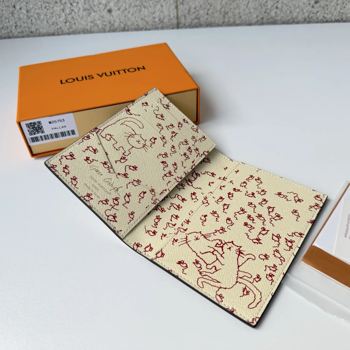 Louis Vuitton M25753 view 8