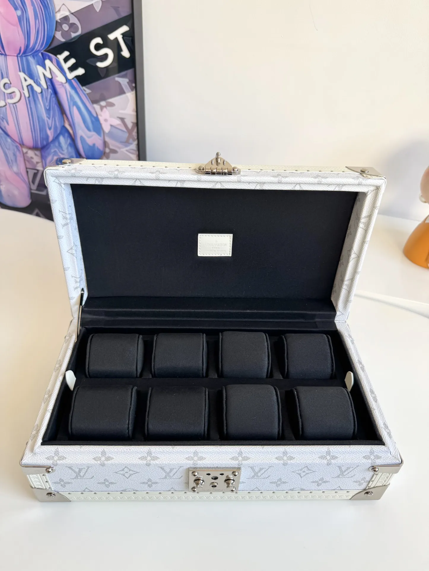Louis Vuitton M4700B White 34cm view 7