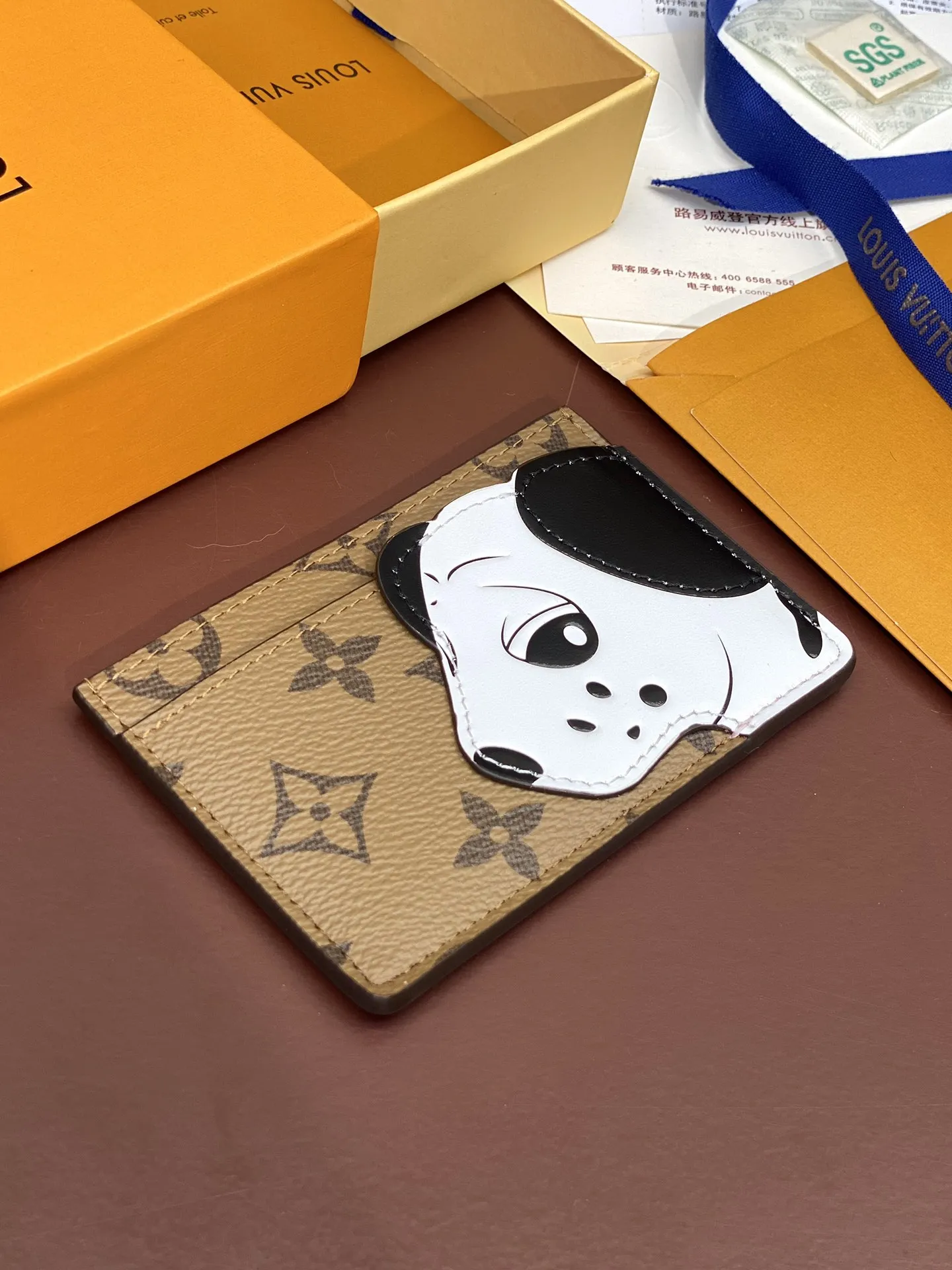 Louis Vuitton M83691 Dog view 3