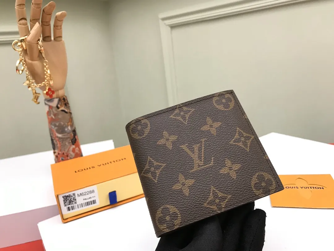 Louis Vuitton Marco Monogram view 2