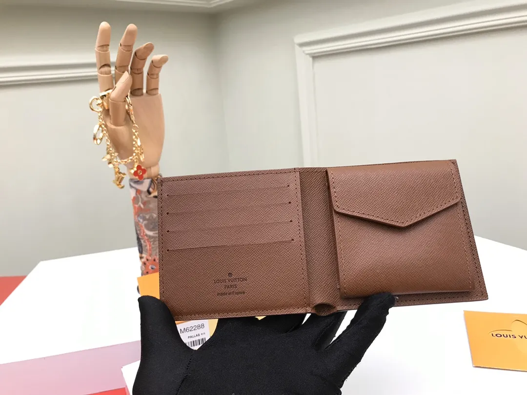 Louis Vuitton Marco Monogram view 6