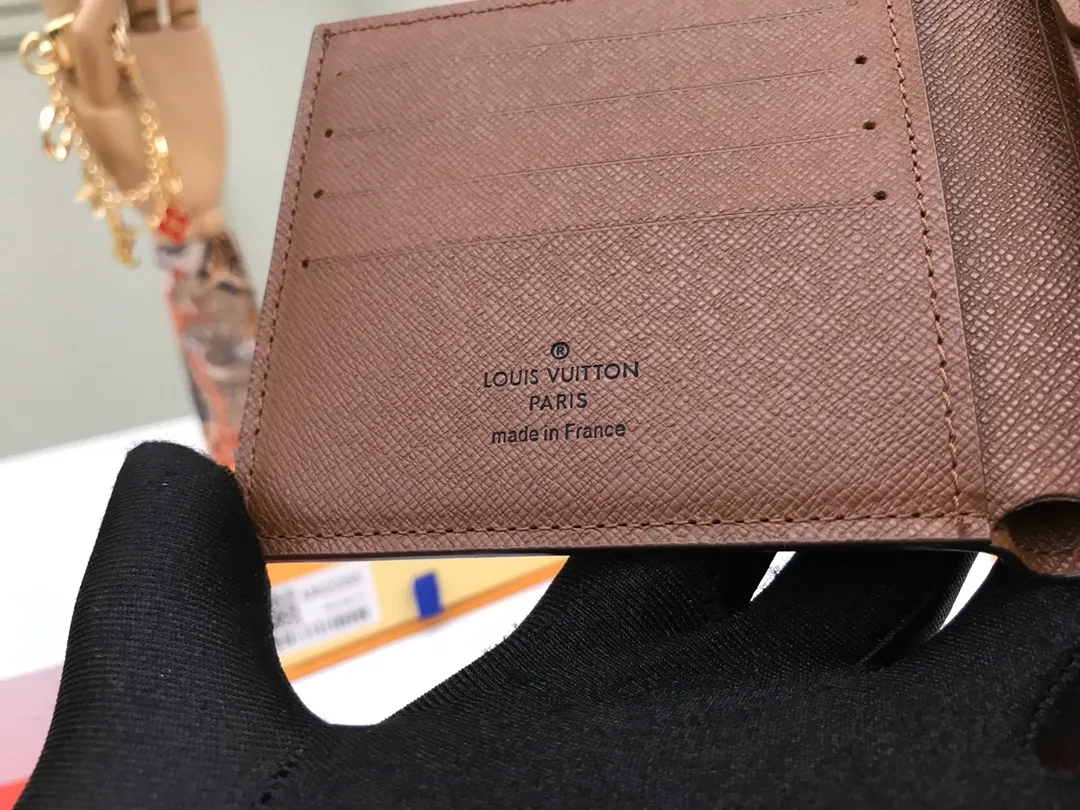Louis Vuitton Marco Monogram view 7