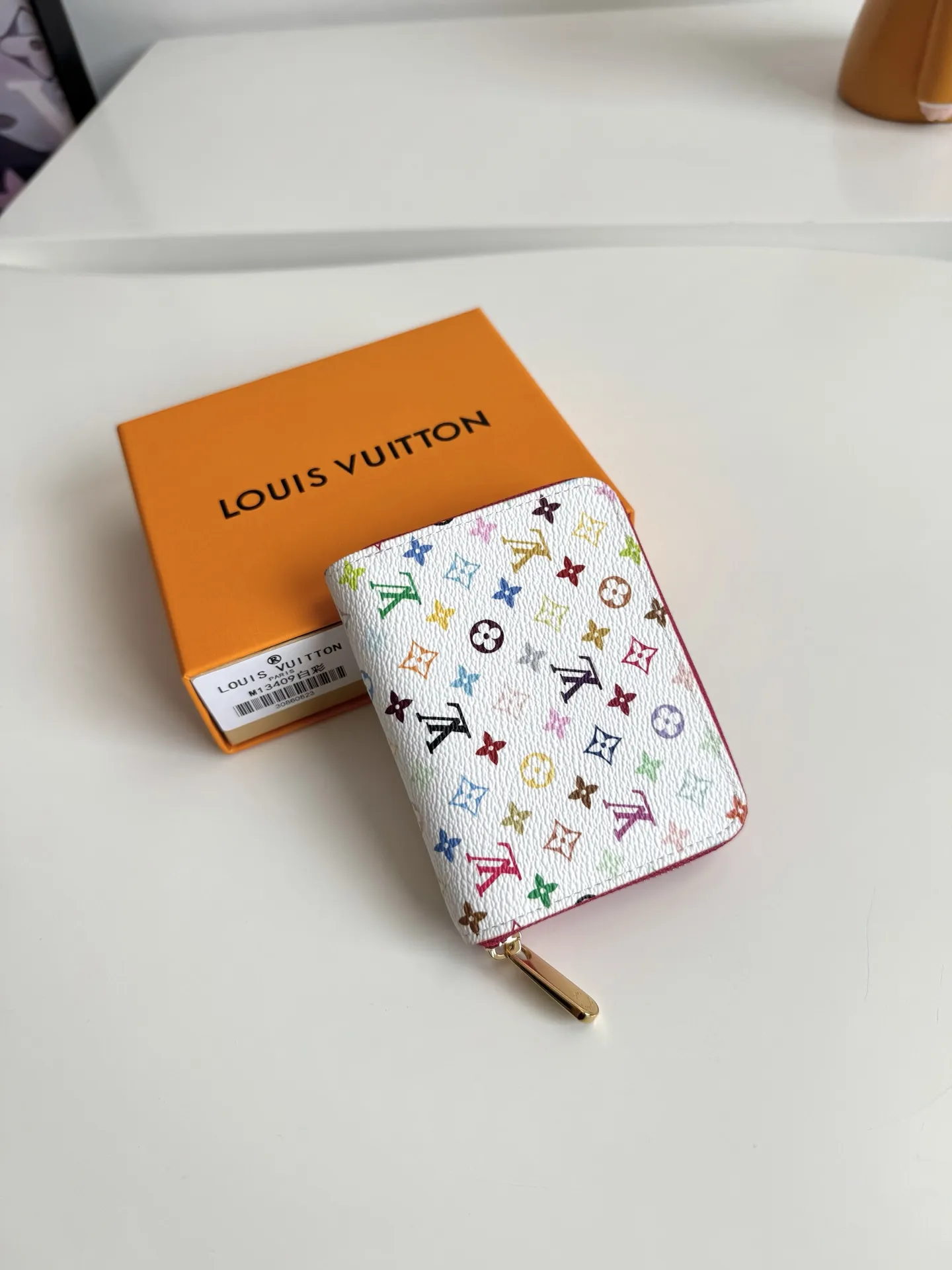 Louis Vuitton Murakami White Rainbow 11cm view 2