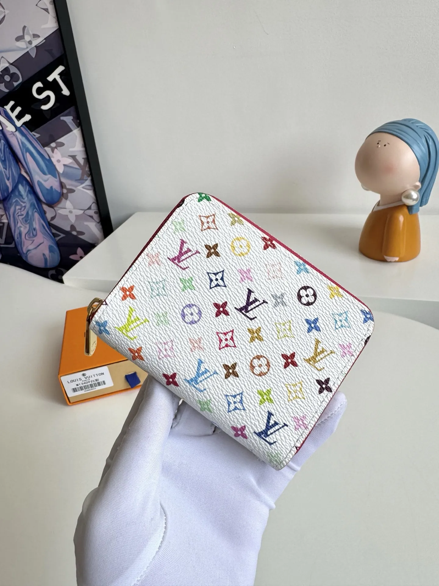 Louis Vuitton Murakami White Rainbow 11cm view 5