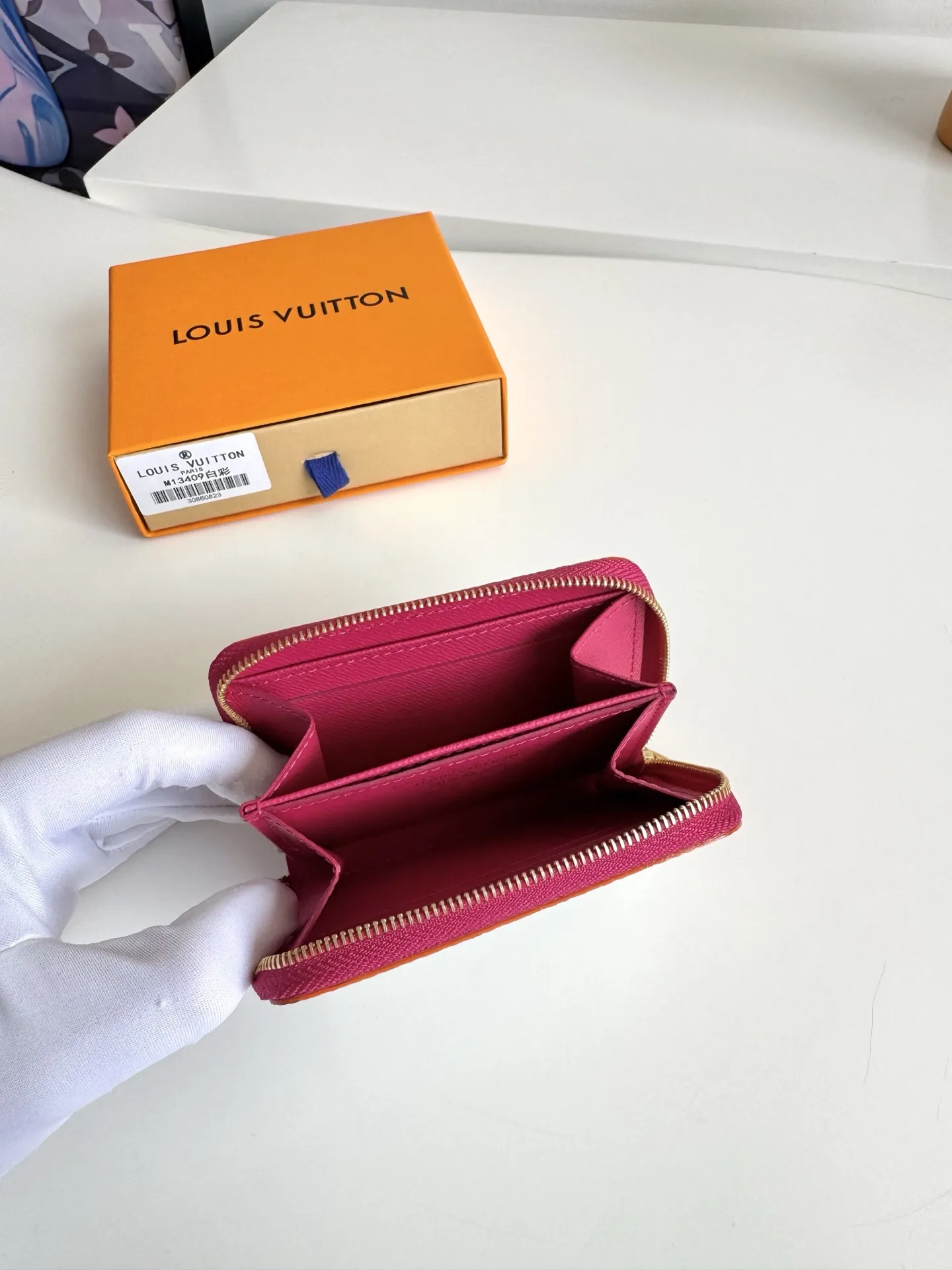 Louis Vuitton Murakami White Rainbow 11cm view 7
