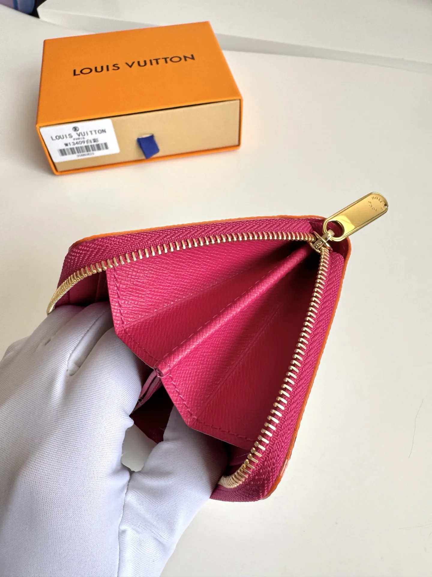 Louis Vuitton Murakami White Rainbow 11cm view 8