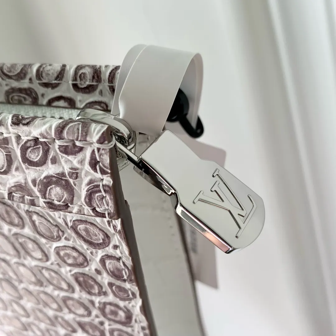 Louis Vuitton N41696 White Crocodile 26cm view 6