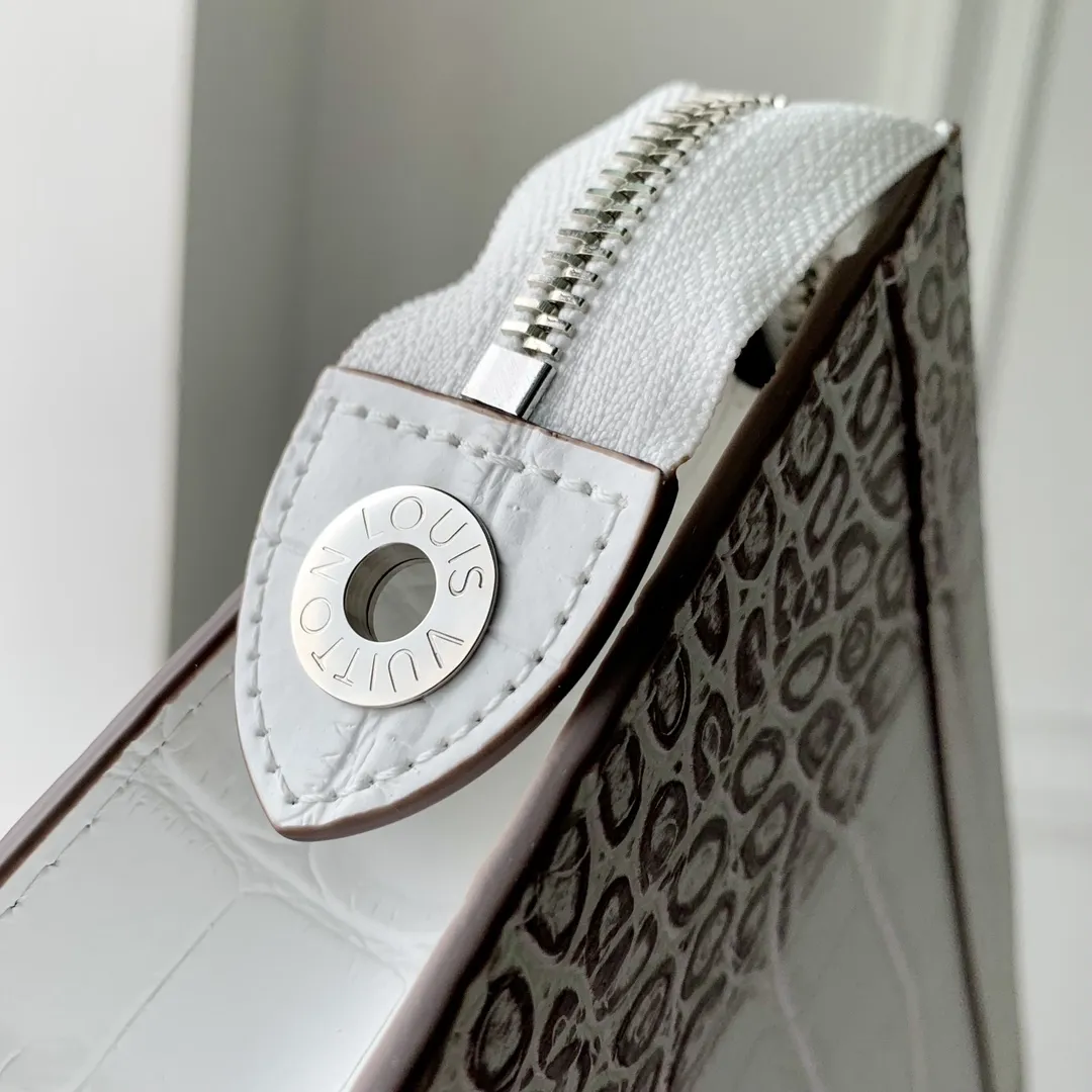 Louis Vuitton N41696 White Crocodile 26cm view 7