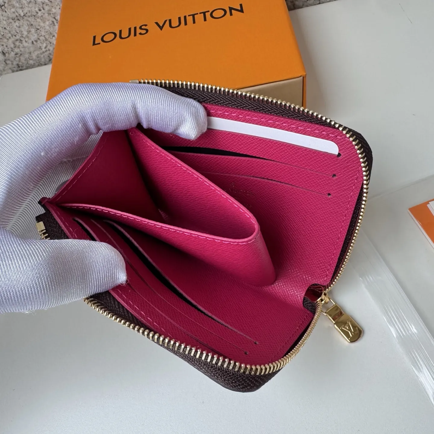 Louis Vuitton Noah Rose 11cm view 5