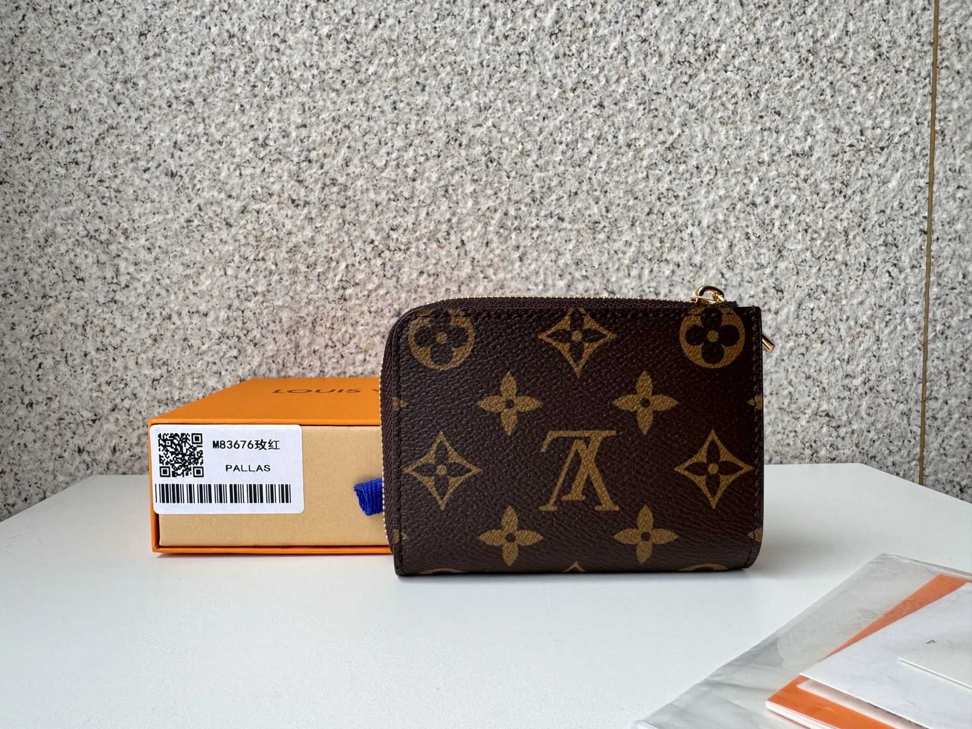 Louis Vuitton Noah Rose 11cm view 8