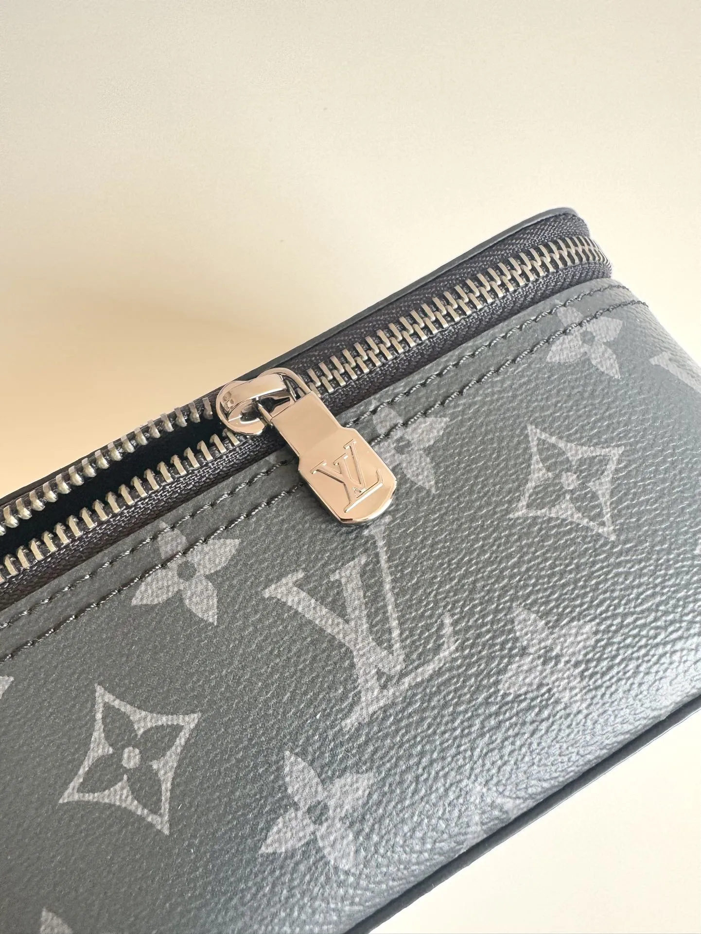 Louis Vuitton Packing Cube Black Small view 7