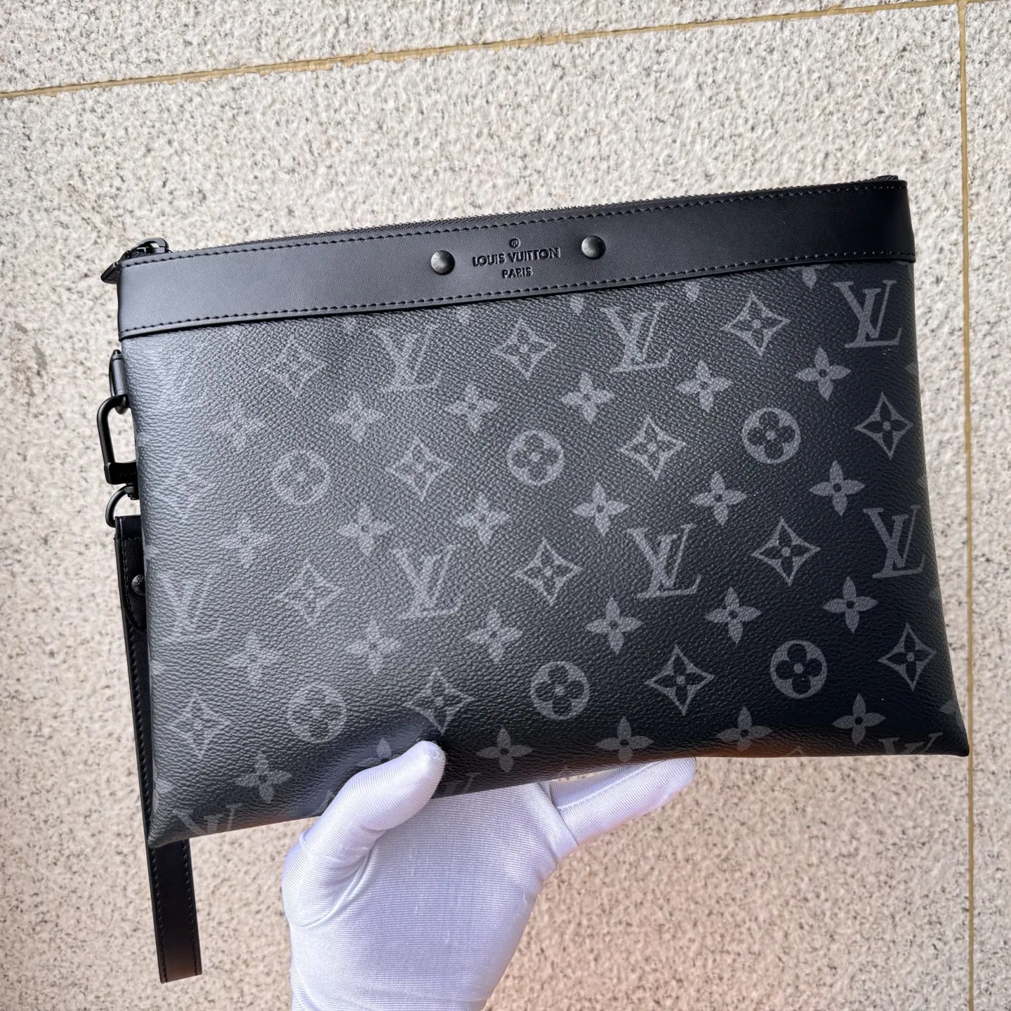 Louis Vuitton Pochette To-Go Black 30cm view 3