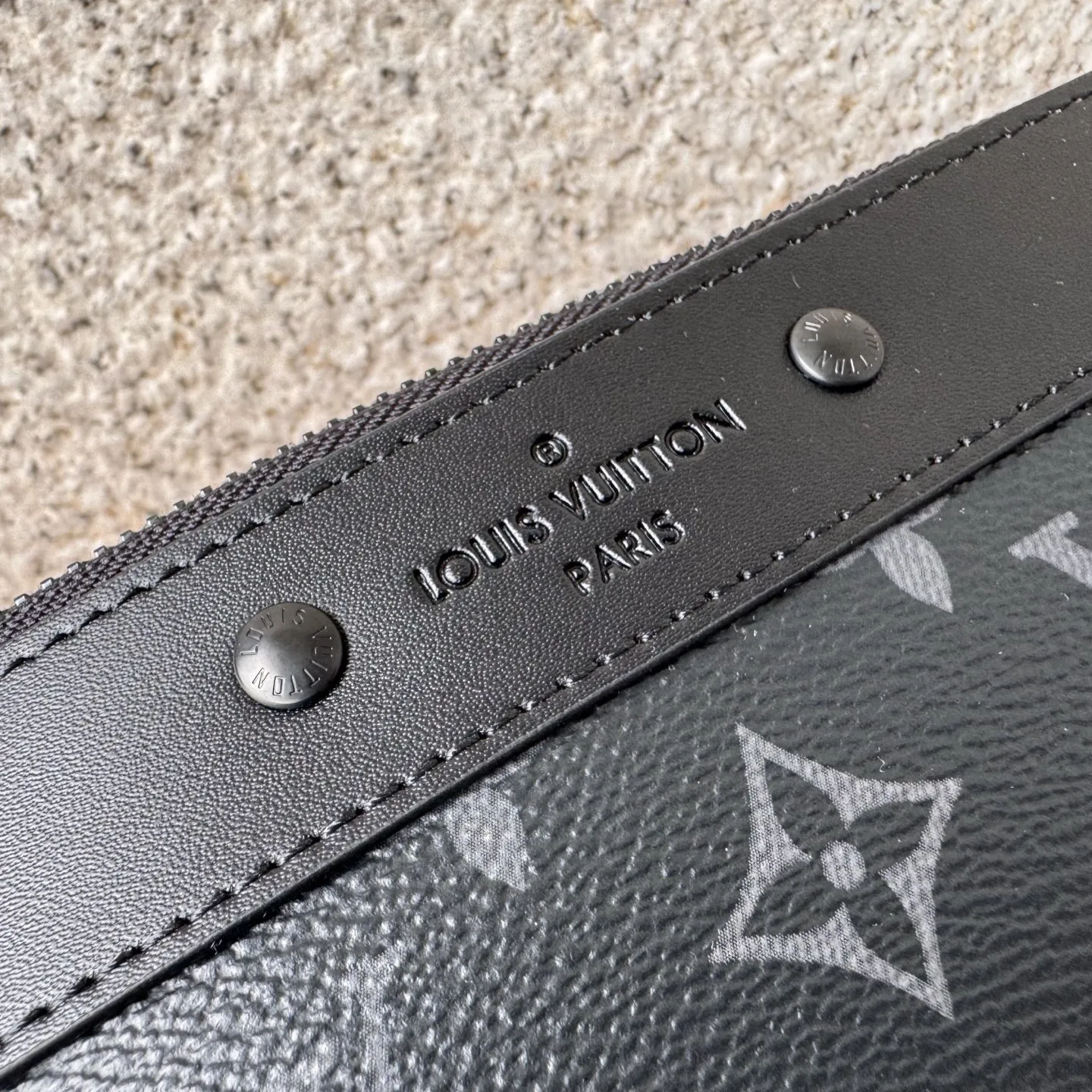 Louis Vuitton Pochette To-Go Black 30cm view 7