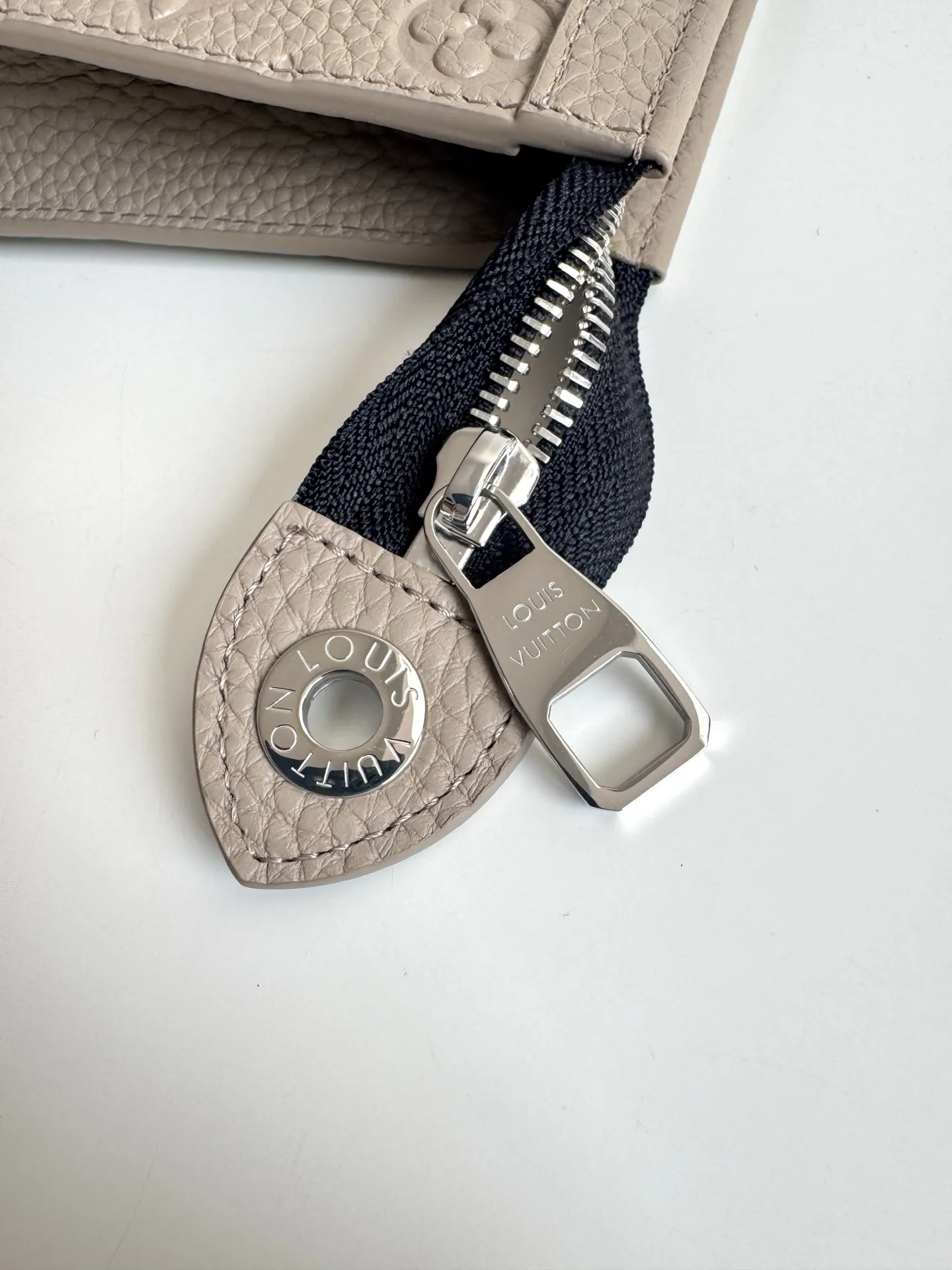 Louis Vuitton Pochette Voyage Grey Medium view 6