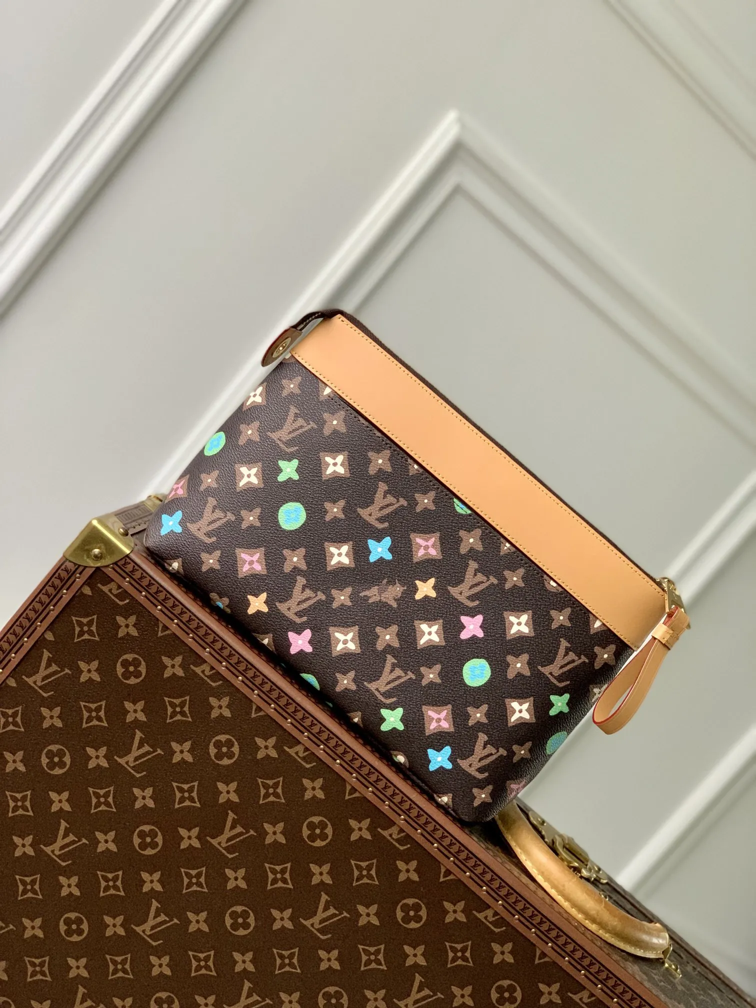 Louis Vuitton Pochette Voyage Monogram Eclipse 32cm view 2
