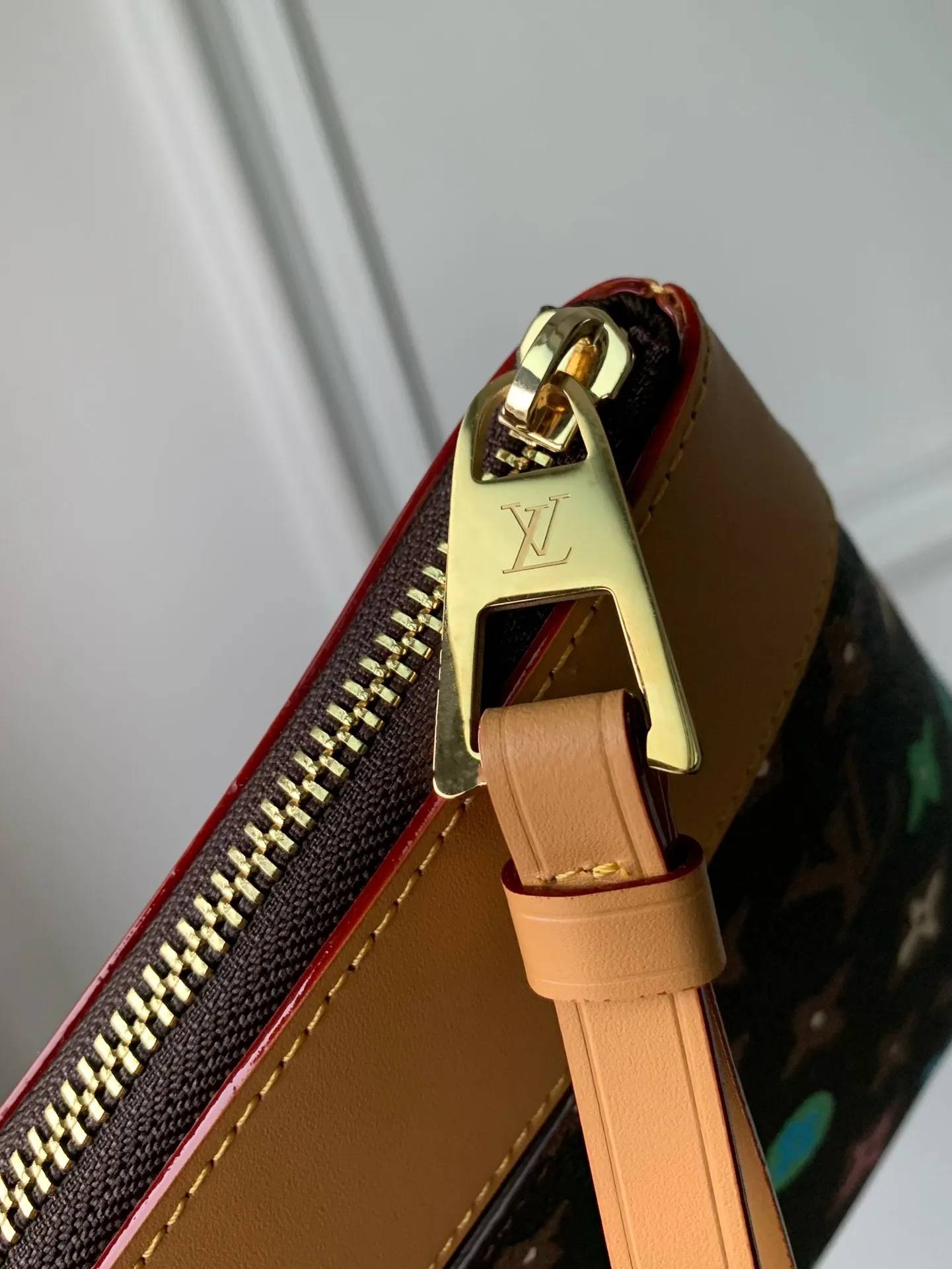 Louis Vuitton Pochette Voyage Monogram Eclipse 32cm view 5