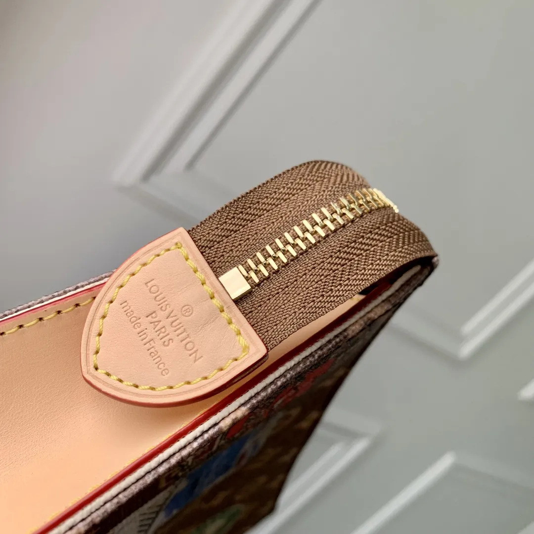 Louis Vuitton Posh Toret Monogram view 5