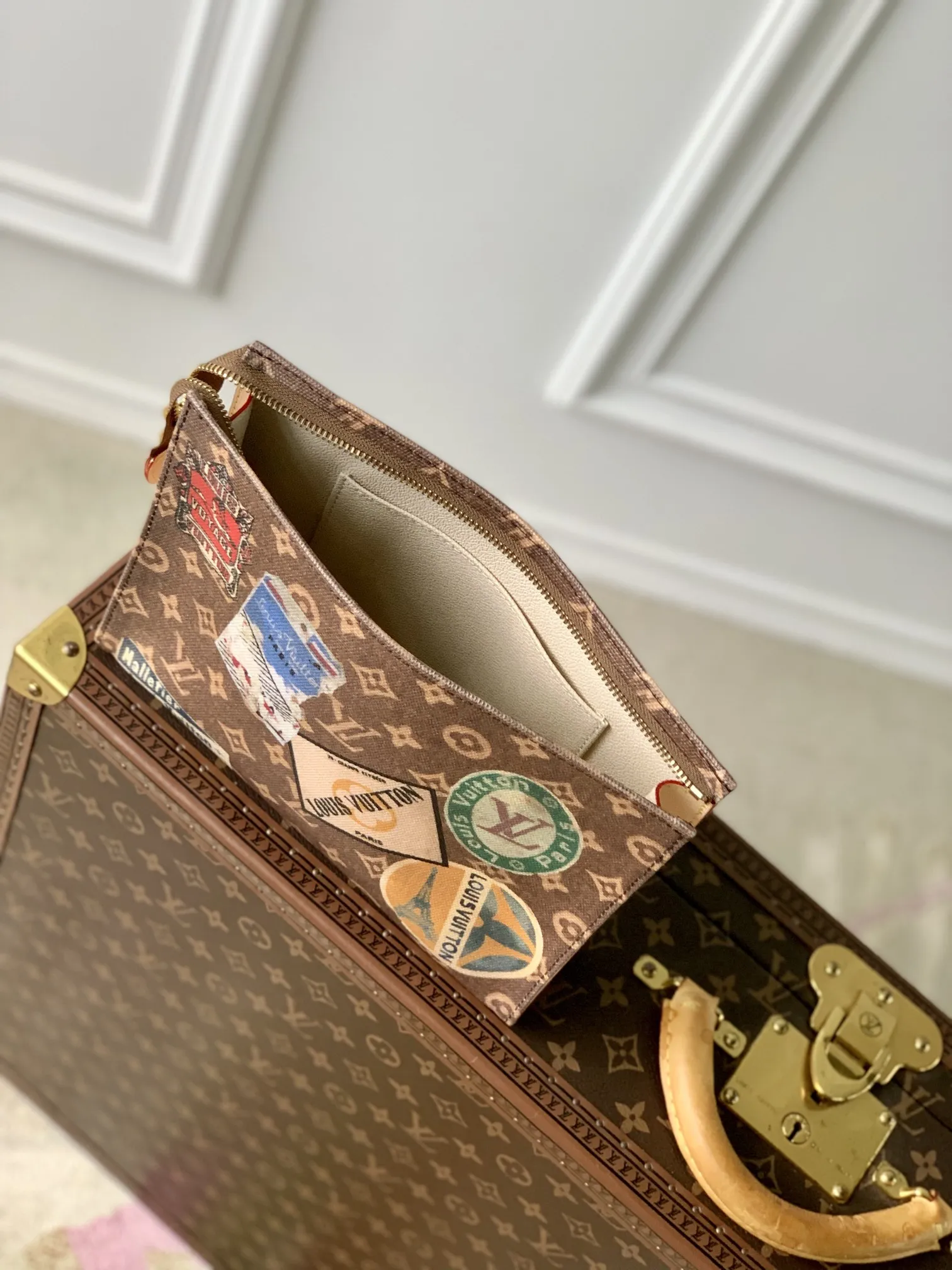Louis Vuitton Posh Toret Monogram view 8