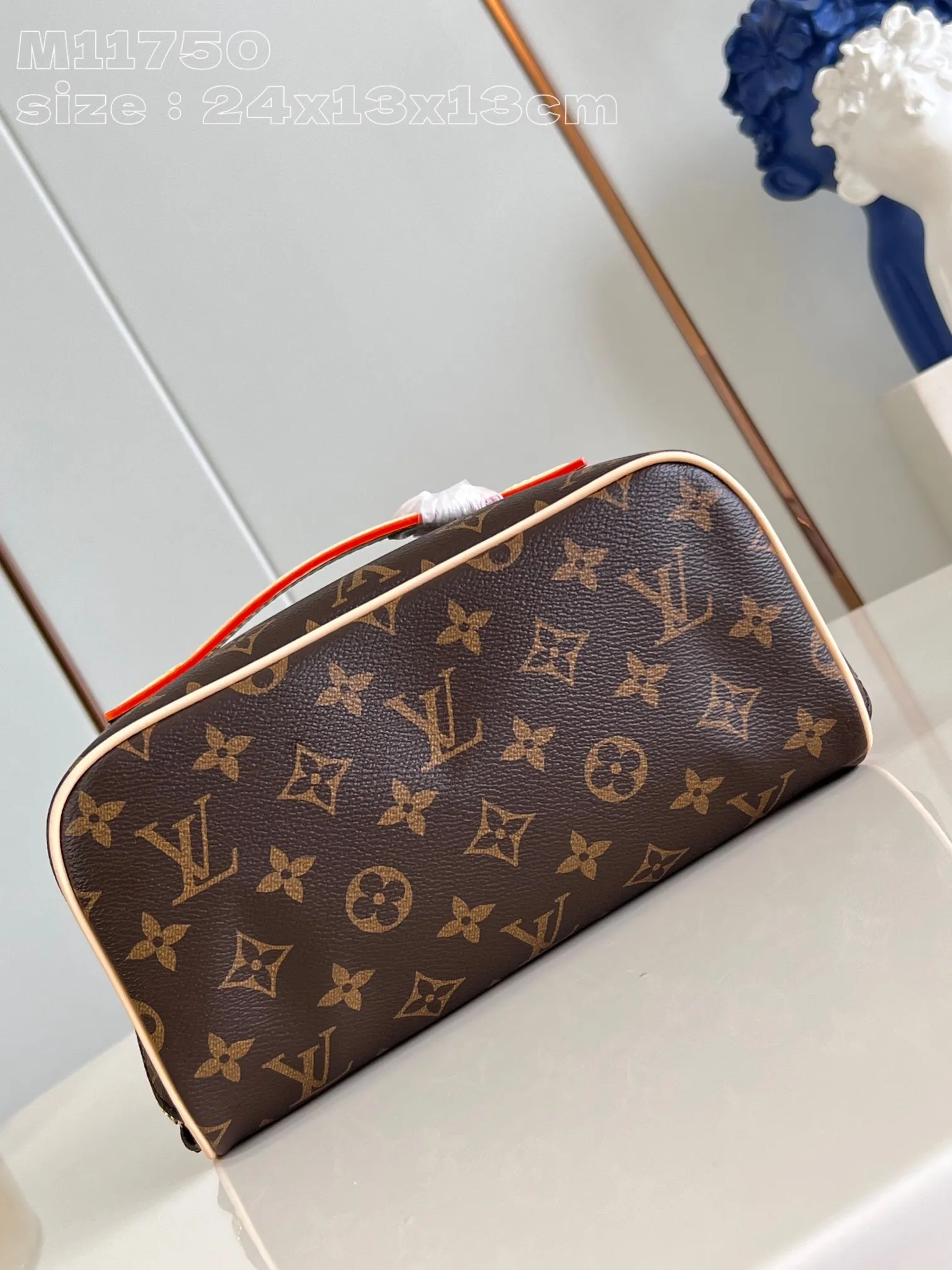 Louis Vuitton Toiletry Bag view 4