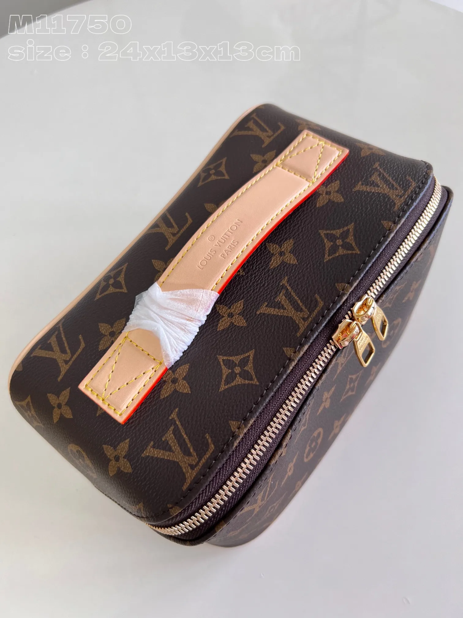 Louis Vuitton Toiletry Bag view 6