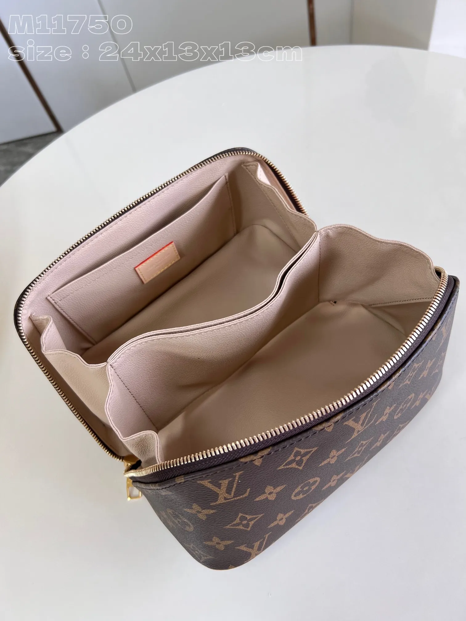 Louis Vuitton Toiletry Bag view 8
